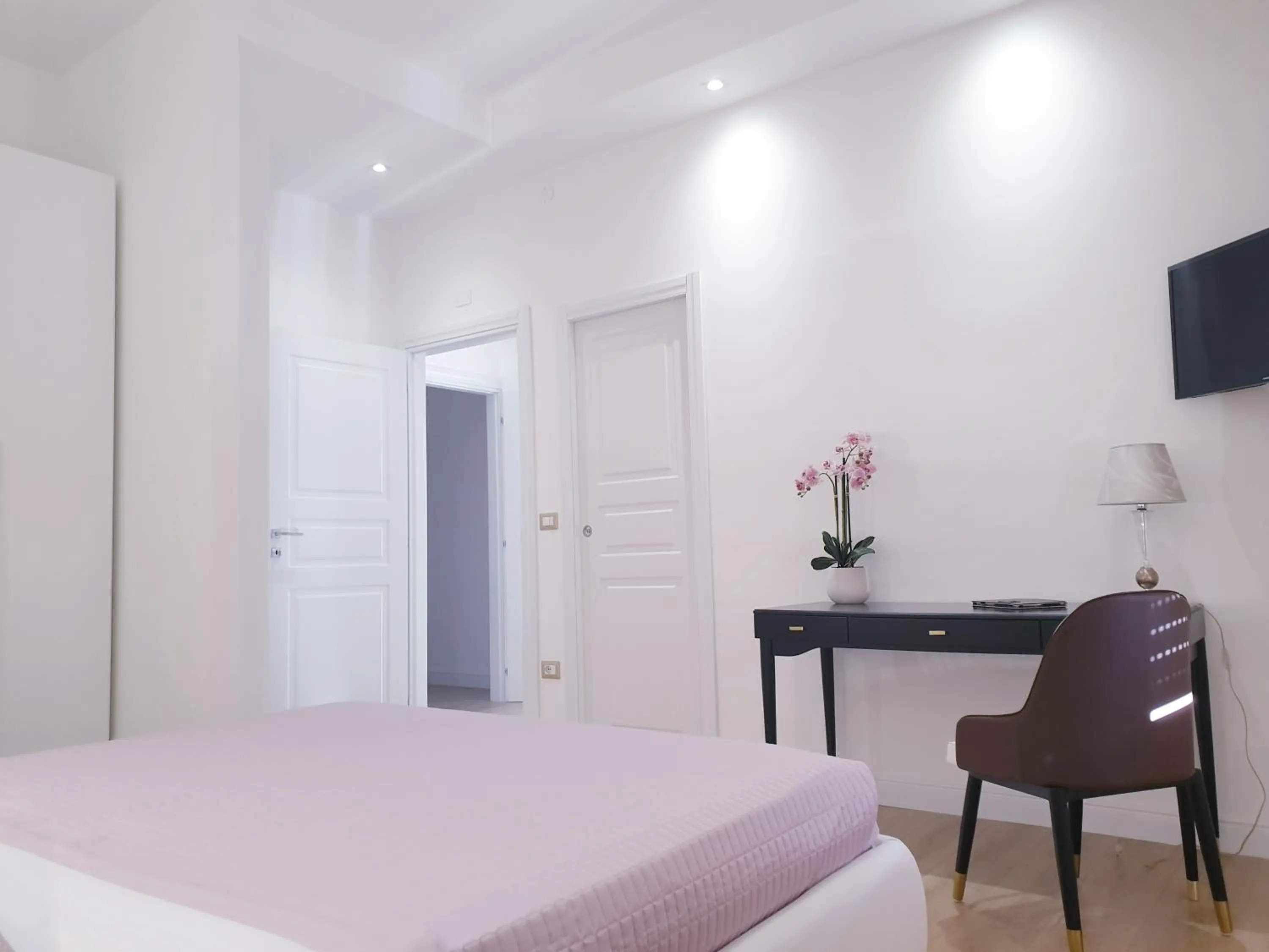 Photo of the whole room, Bed in Viale Italia Boutique Rooms