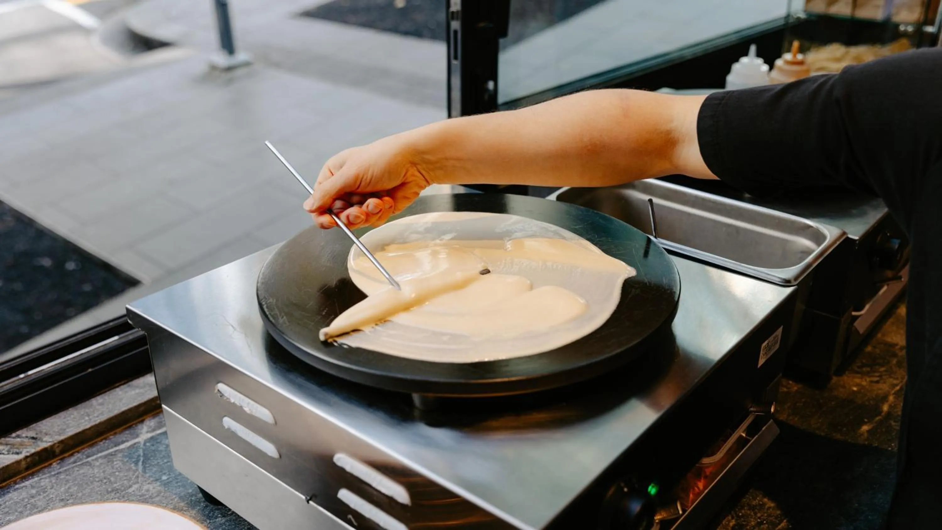 Dining area in voco Auckland City Centre by IHG