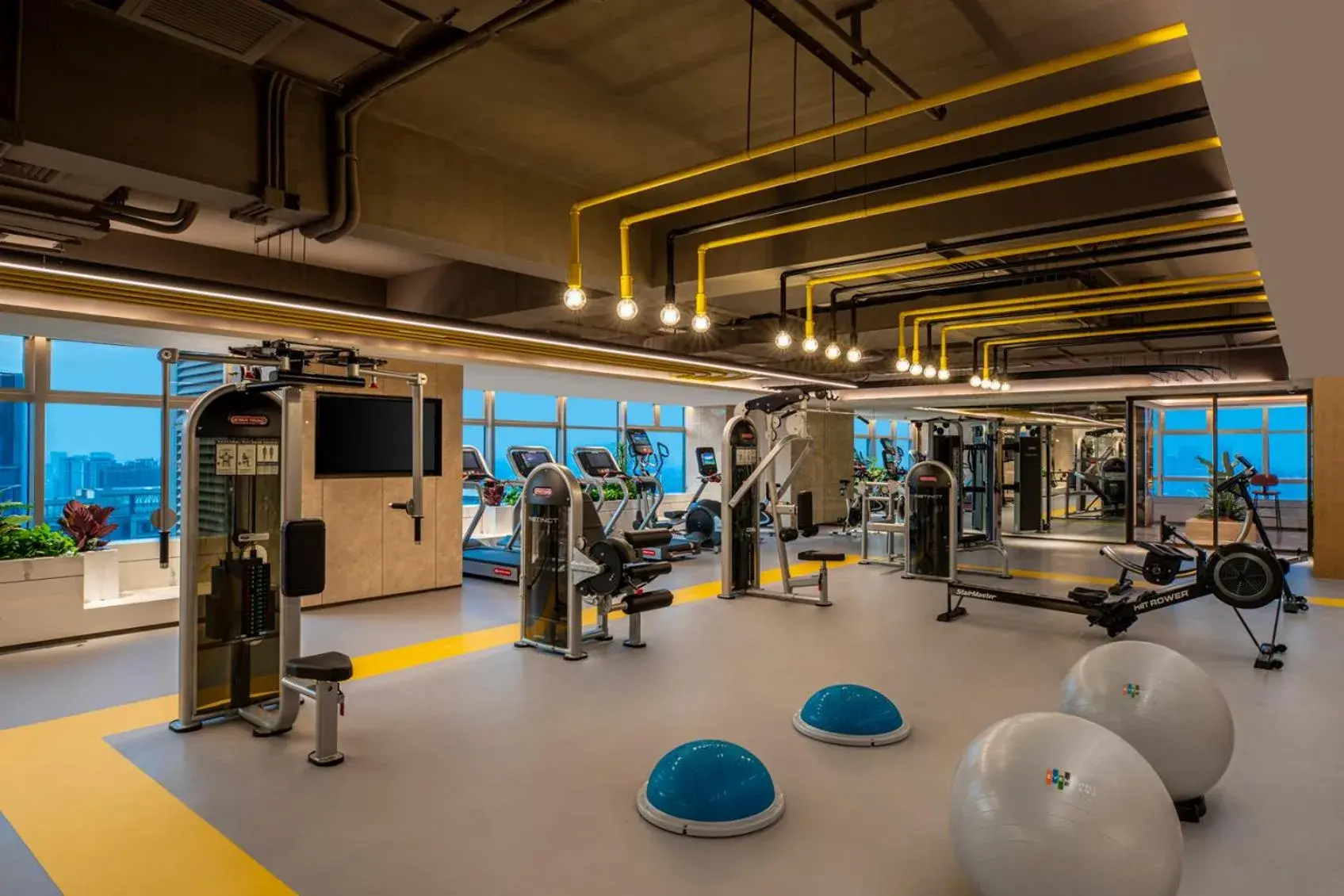 Fitness centre/facilities in EVEN Hotel Chengdu Jinniu by IHG Fitness centre/facilities in EVEN Hotel Chengdu Jinniu by IHG