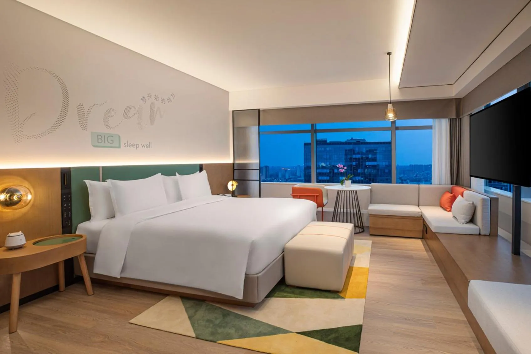 Photo of the whole room, Bed in EVEN Hotel Chengdu Jinniu by IHG