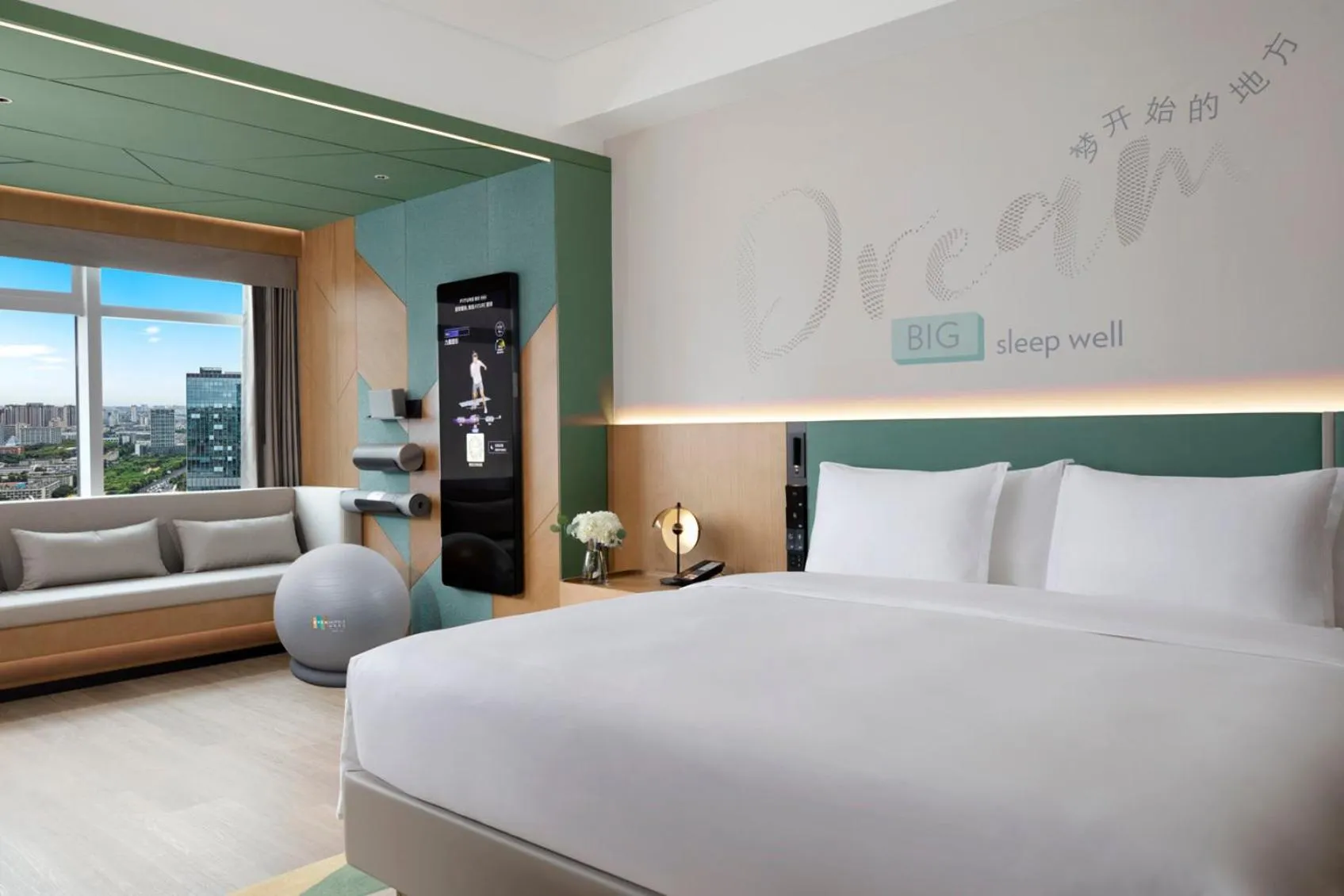 Photo of the whole room, Bed in EVEN Hotel Chengdu Jinniu by IHG