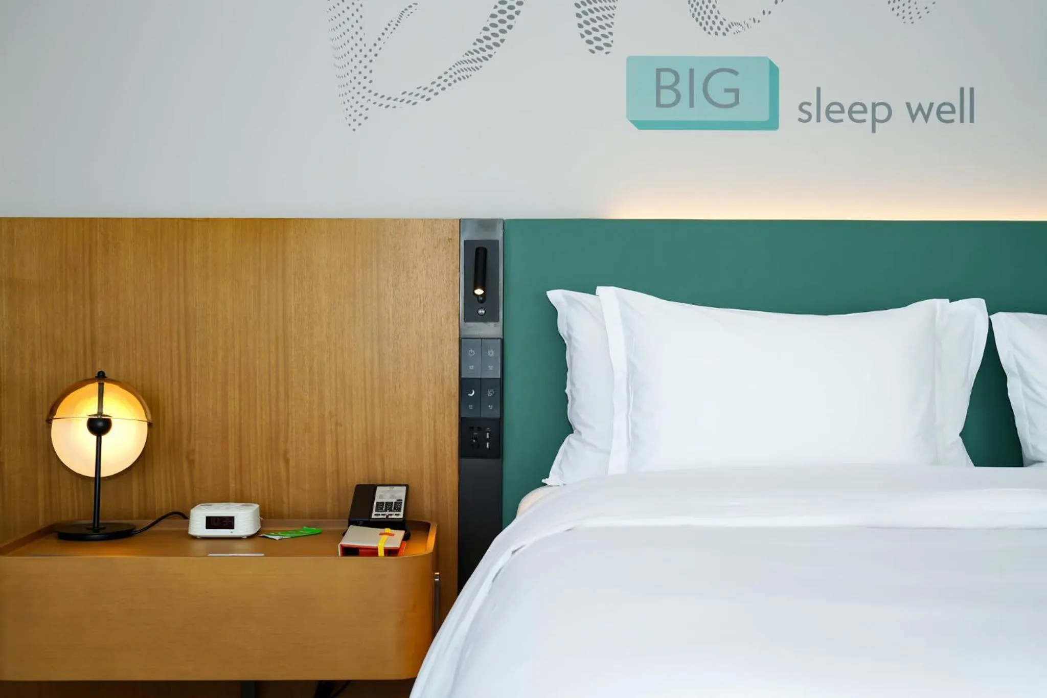 Photo of the whole room, Bed in EVEN Hotel Chengdu Jinniu by IHG