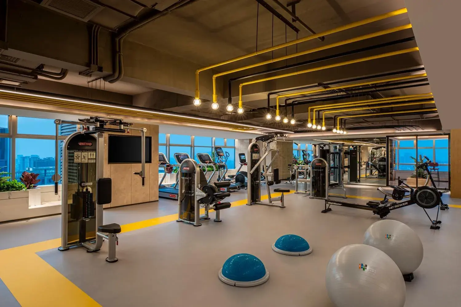 Fitness centre/facilities in EVEN Hotel Chengdu Jinniu by IHG Fitness centre/facilities in EVEN Hotel Chengdu Jinniu by IHG