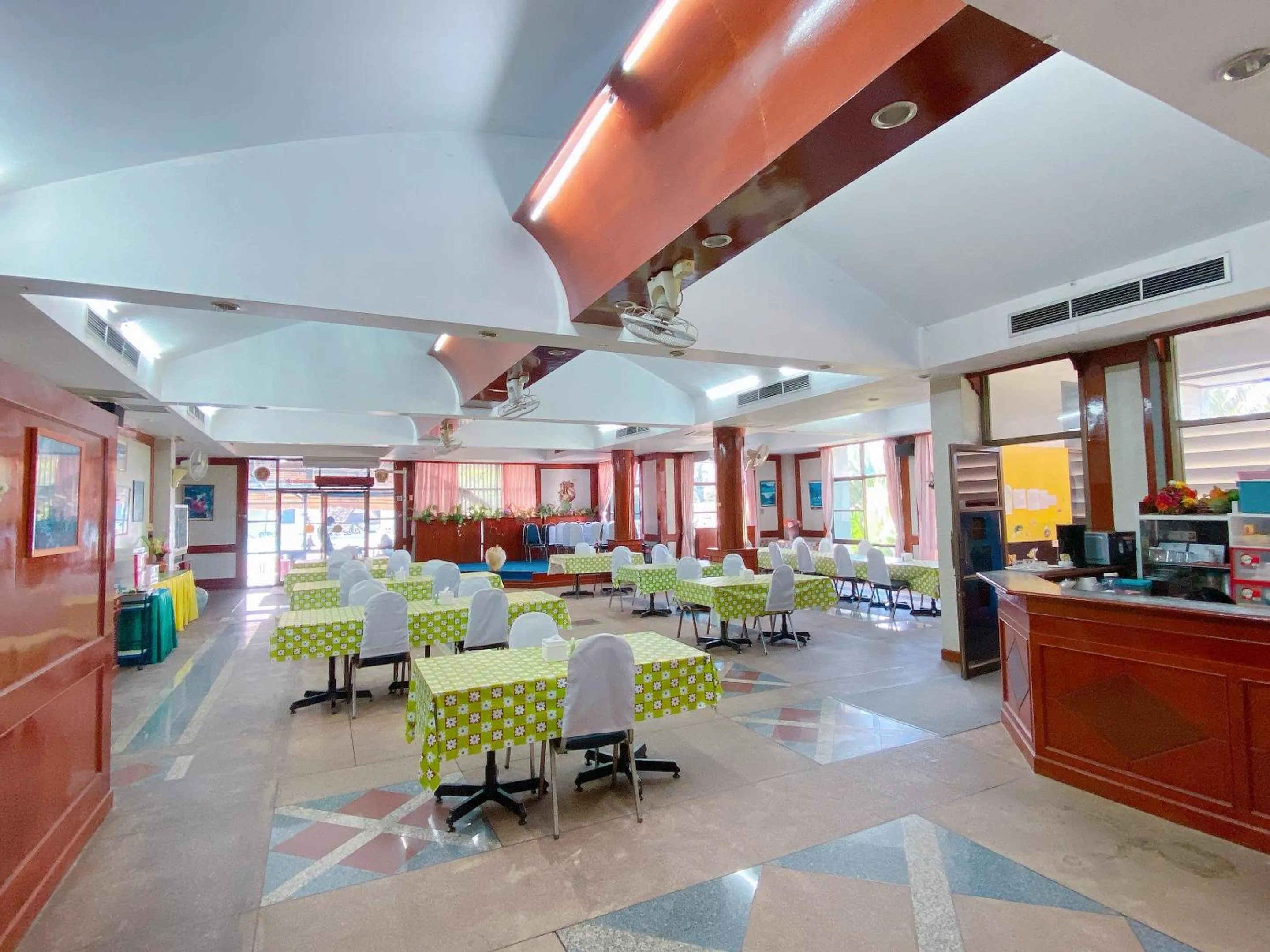 Restaurant/places to eat in Korat Country Club Golf and Resort