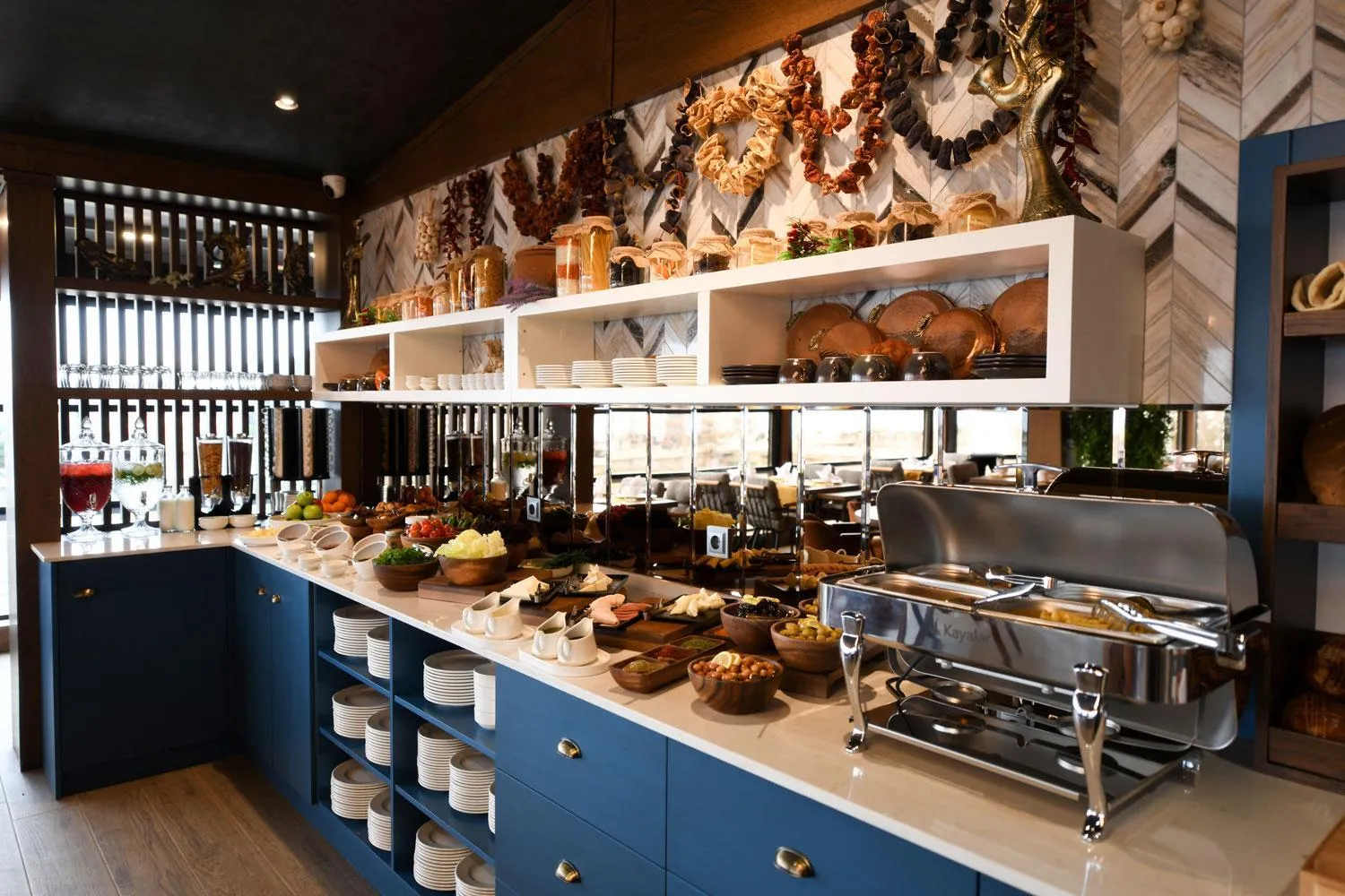 Restaurant/places to eat in REF İNN HOTEL