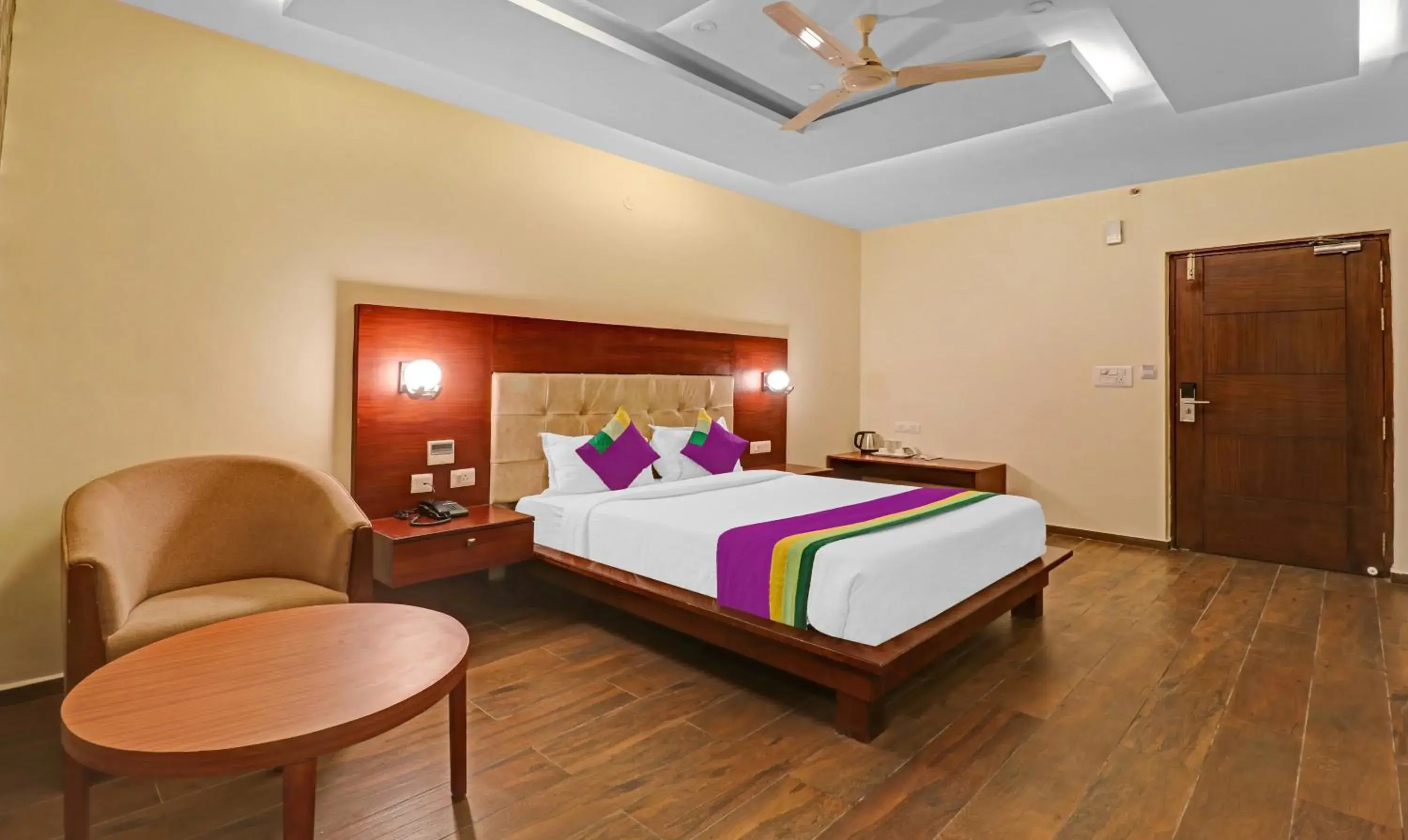 Deluxe Double Room - single occupancy in Treebo Premium Runway Suites, Marathahalli Deluxe Double Room - single occupancy in Treebo Premium Runway Suites, Marathahalli