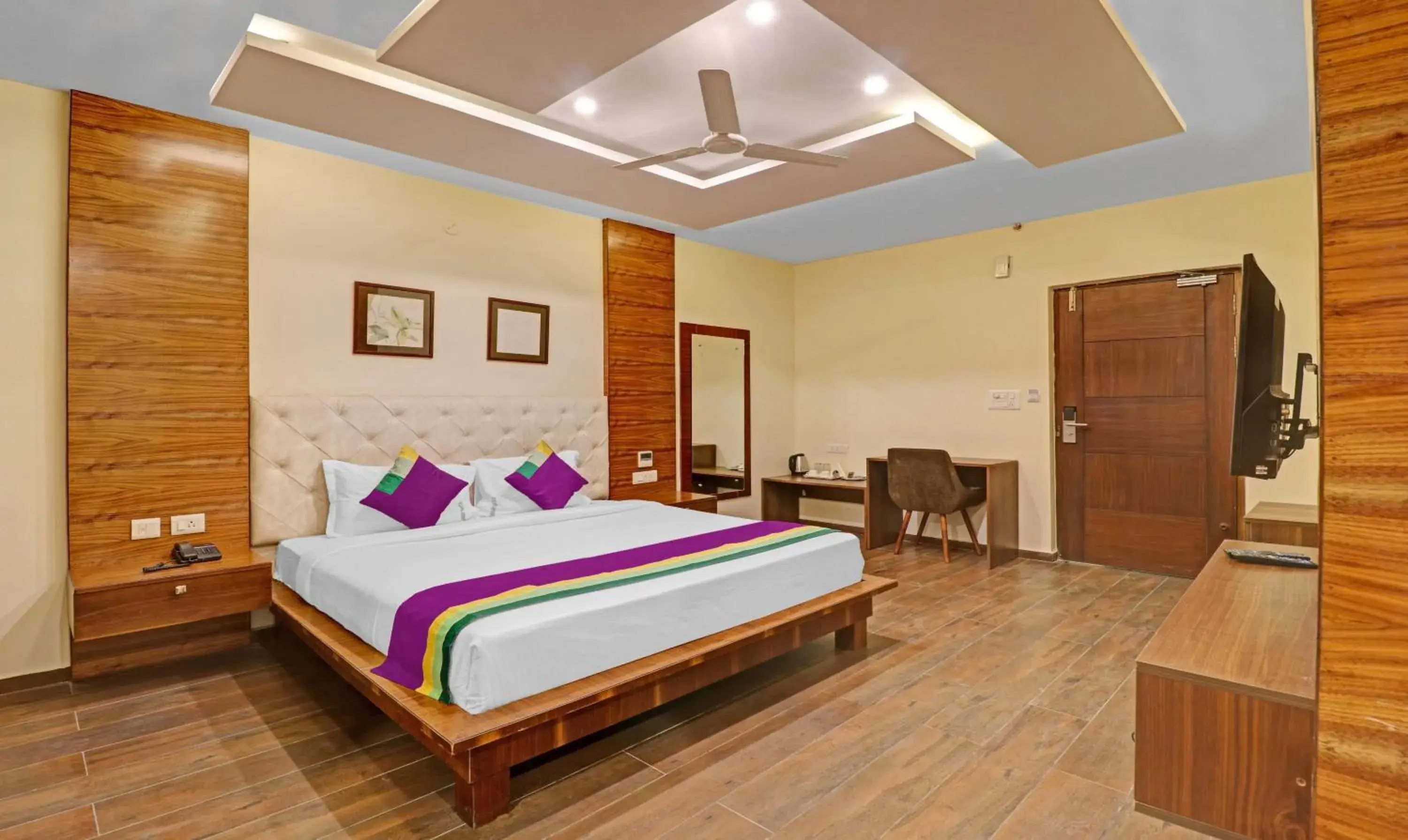 Bedroom, Bed in Treebo Premium Runway Suites, Marathahalli Bedroom, Bed in Treebo Premium Runway Suites, Marathahalli