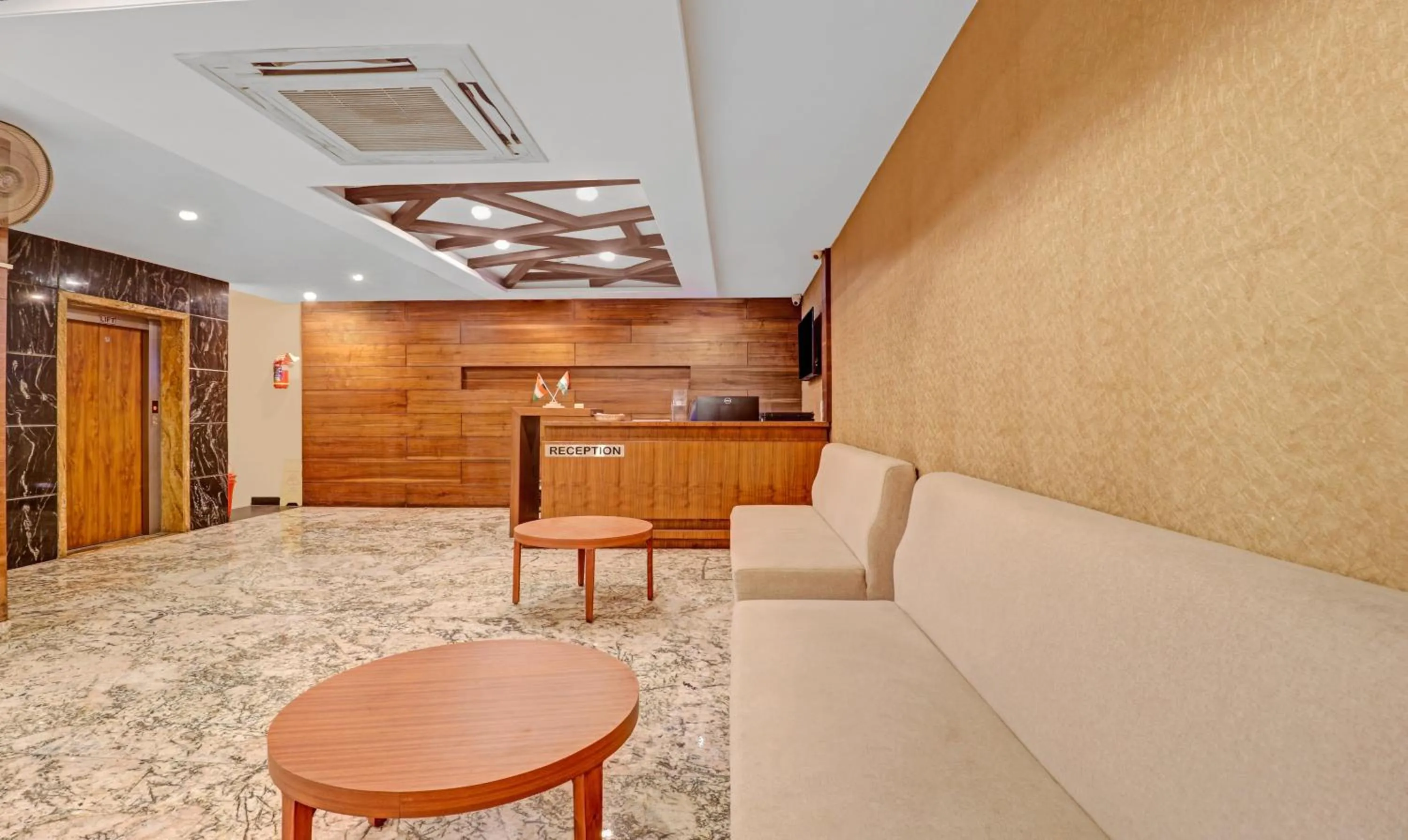 Lobby or reception in Treebo Premium Runway Suites, Marathahalli