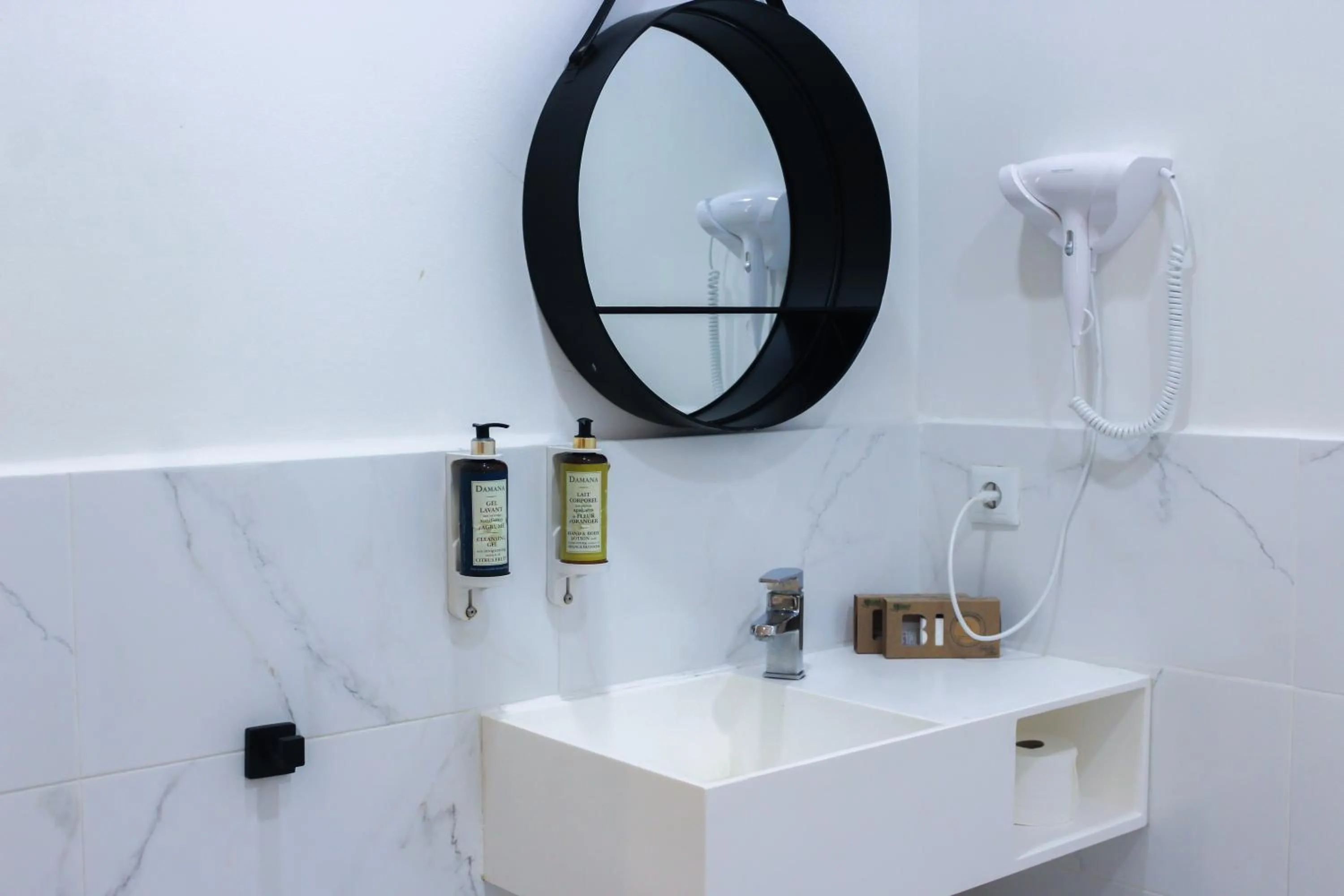 Bath in Lisbon Studios