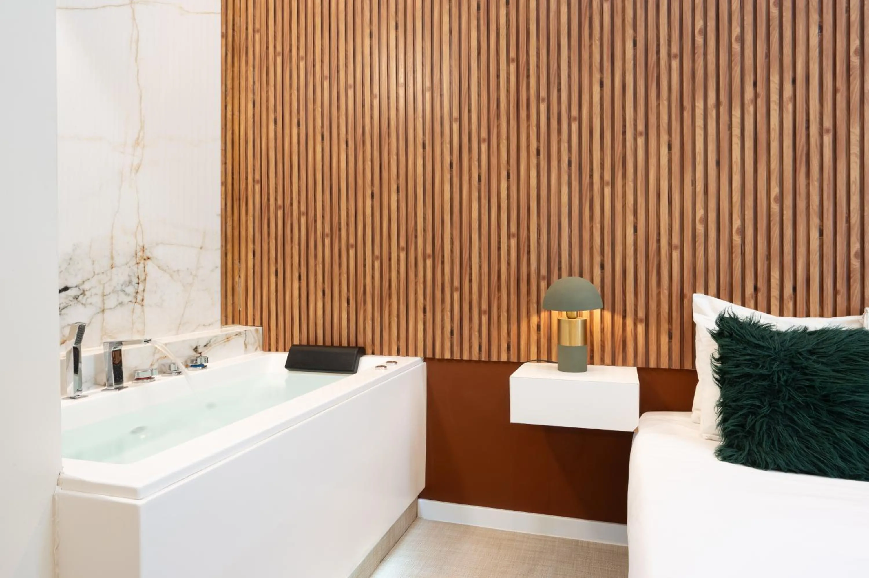 Bathroom in Lisbon Studios