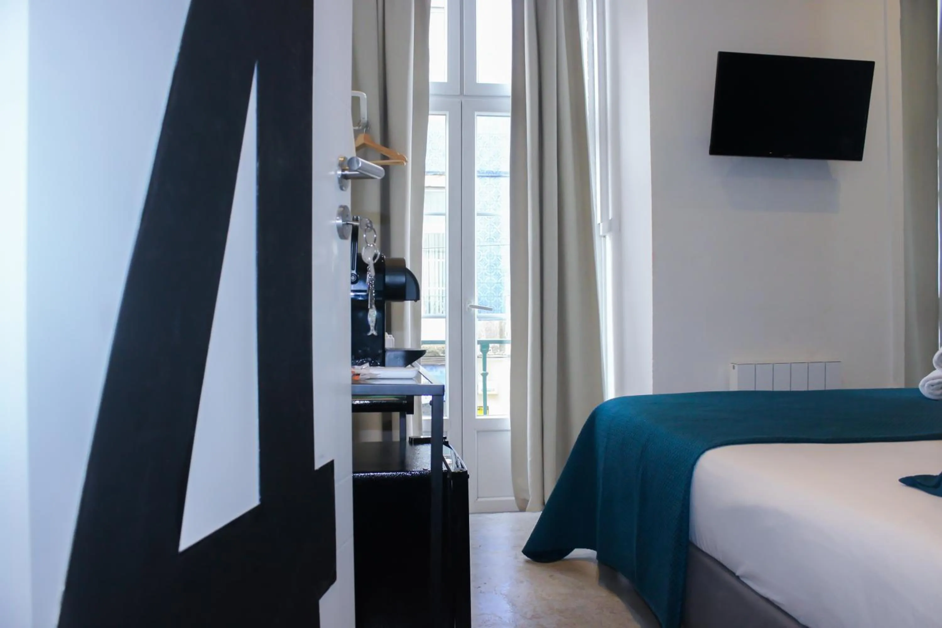 Bed in Lisbon Studios