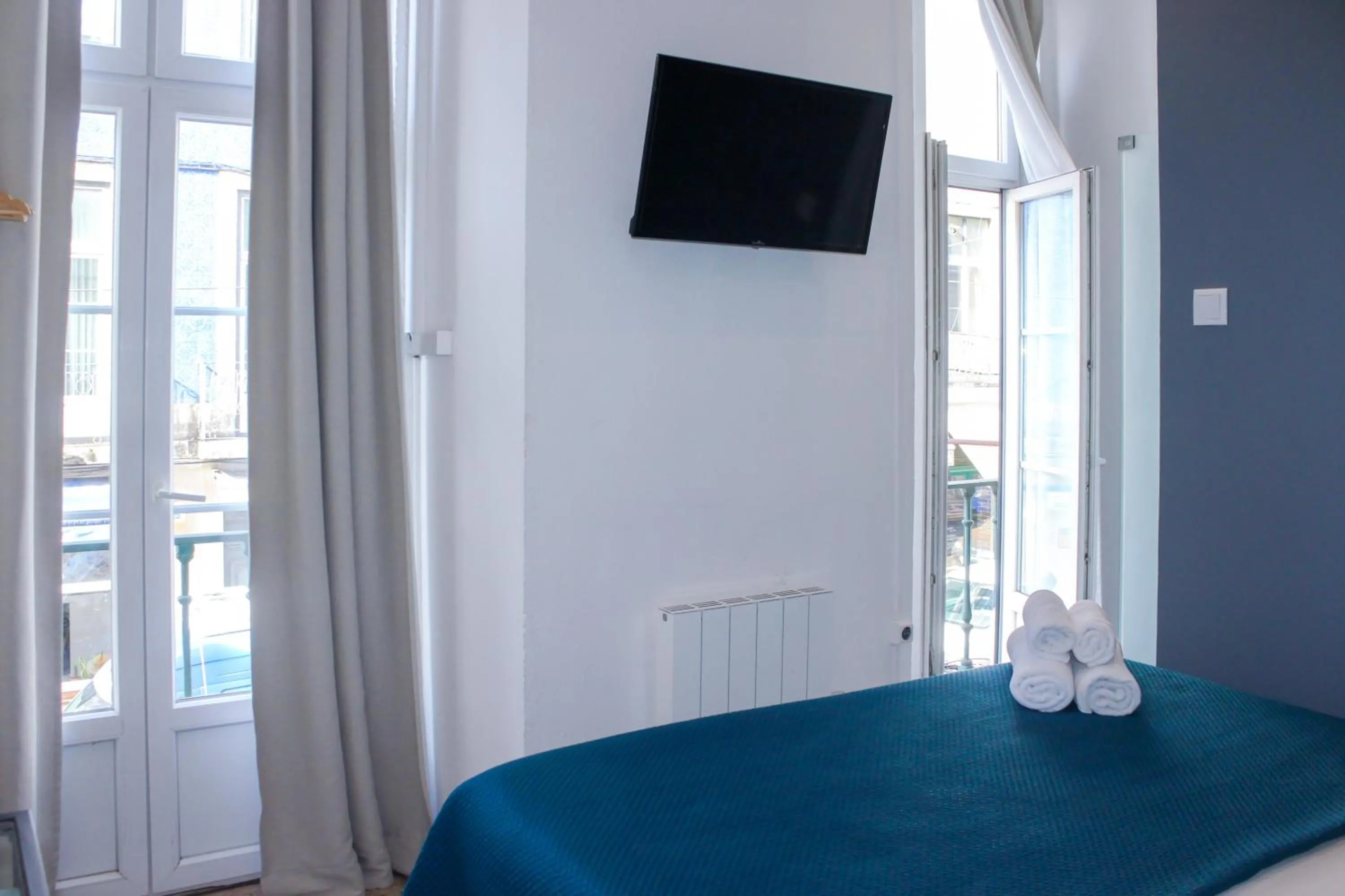 TV and multimedia, Bed in Lisbon Studios