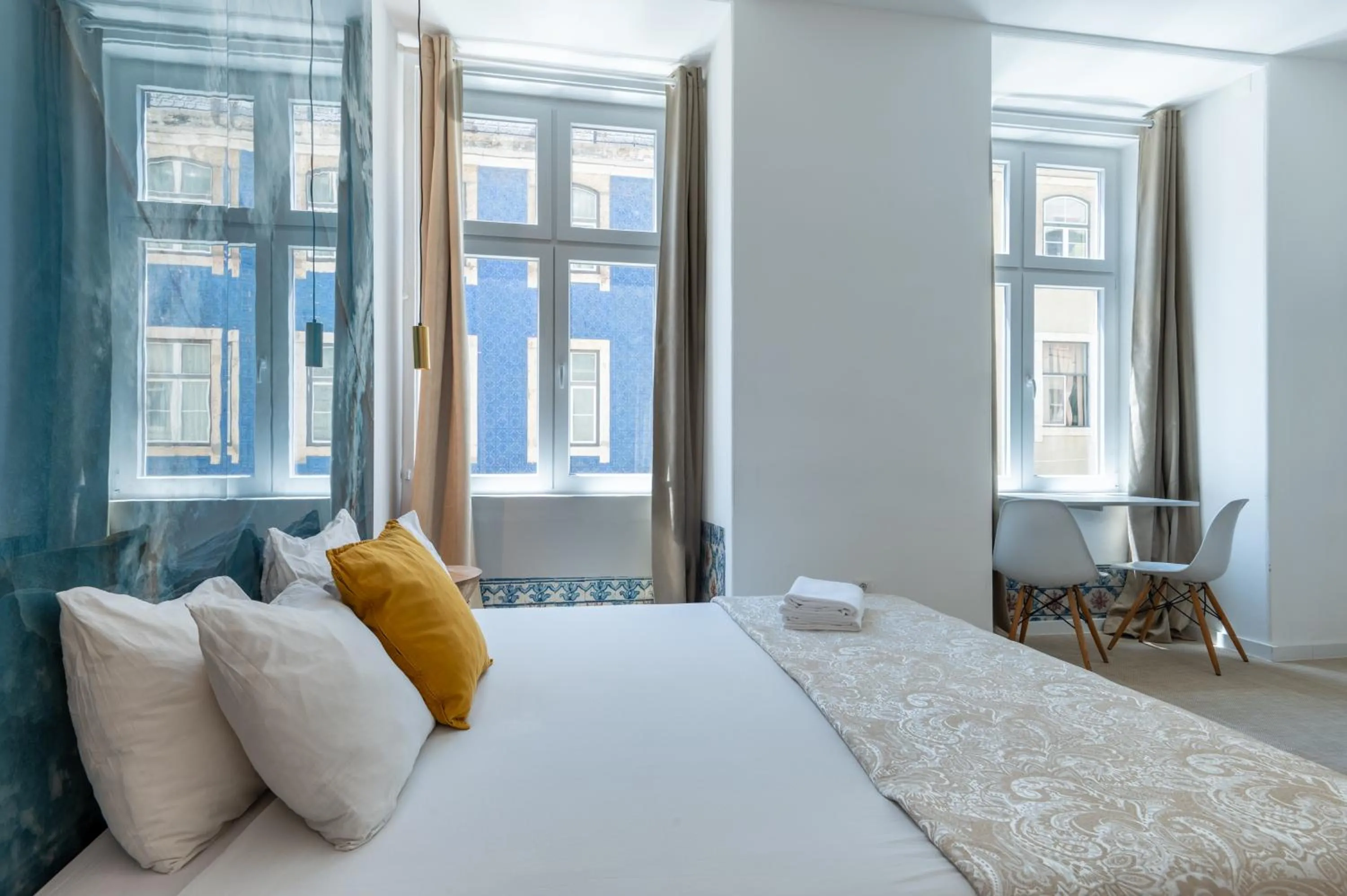 Bed in Lisbon Studios