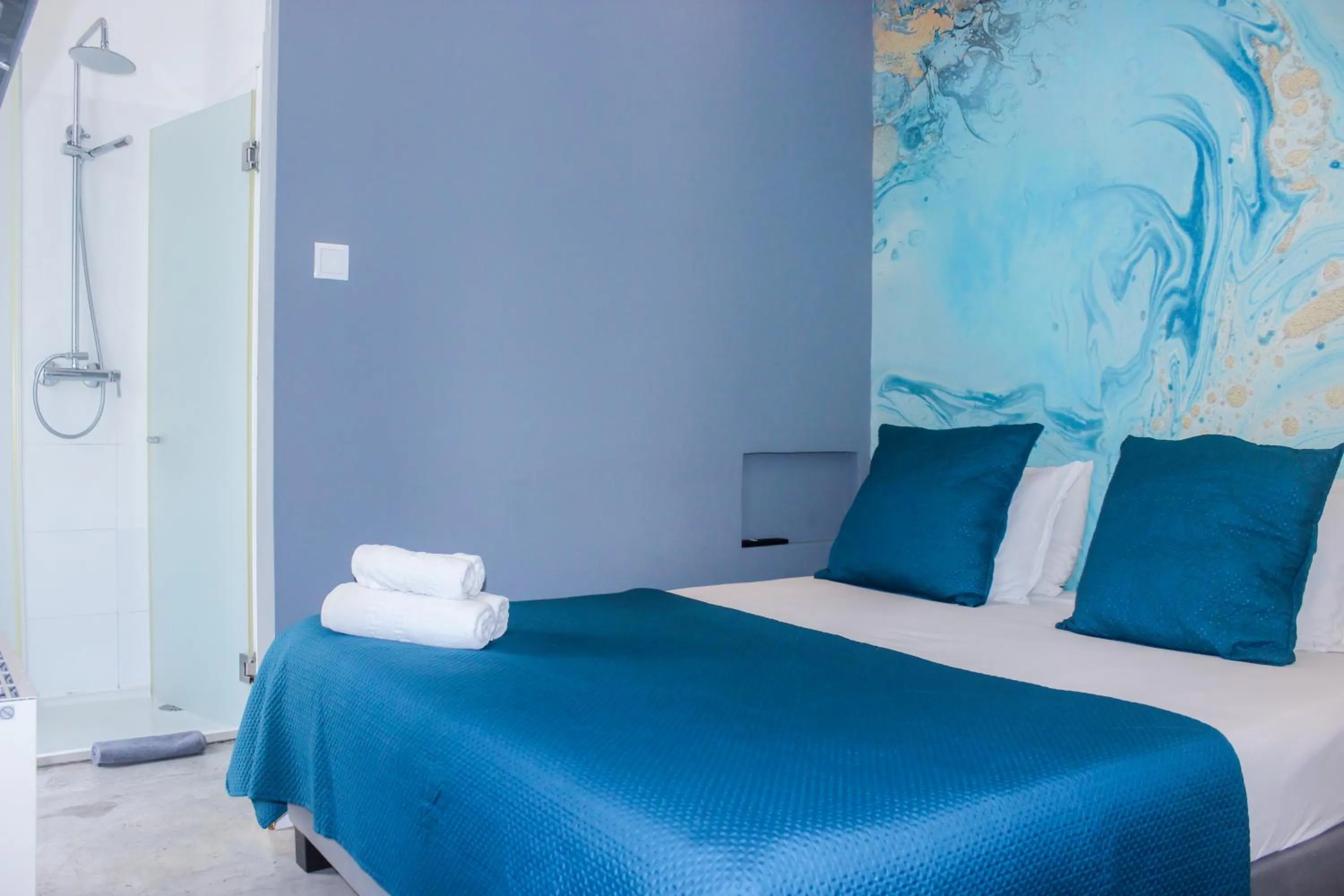 Bed in Lisbon Studios