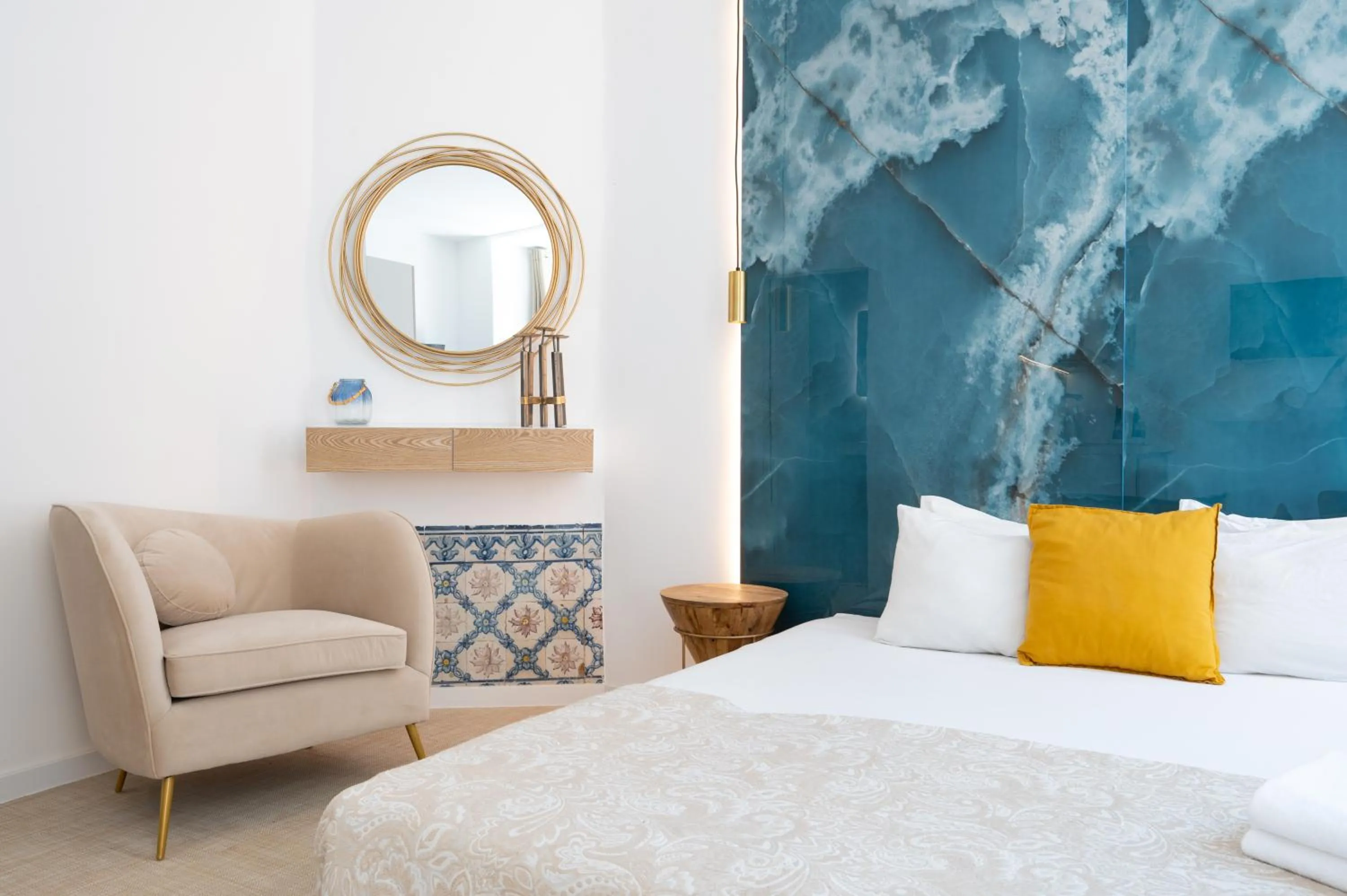 Bed in Lisbon Studios