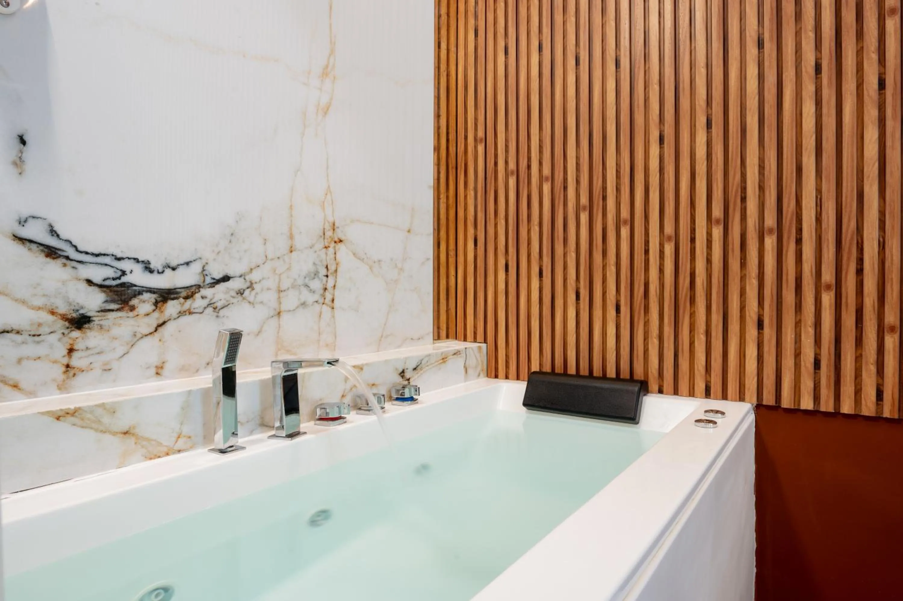 Hot Tub in Lisbon Studios
