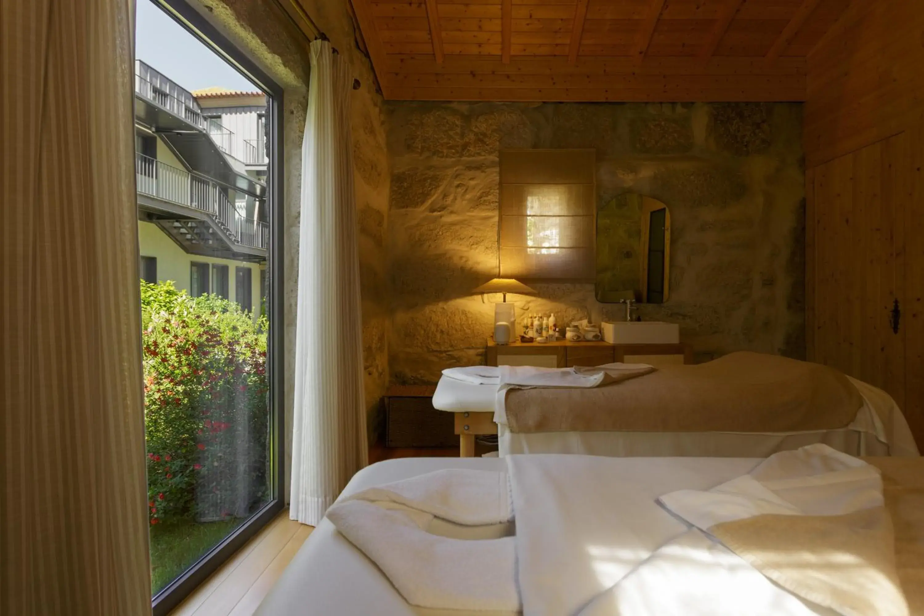 Massage, Bed in Torel Saboaria Massage, Bed in Torel Saboaria