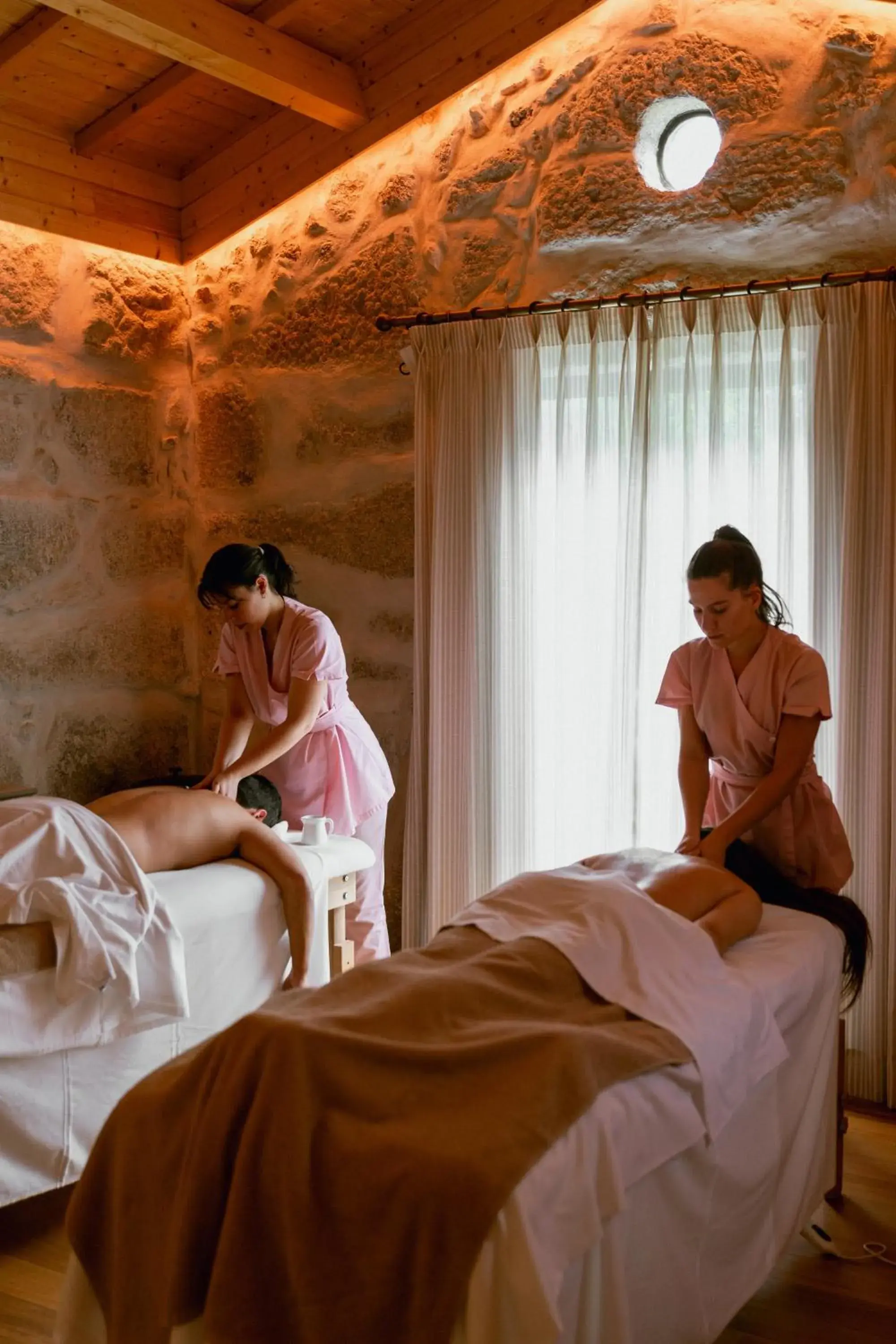 Massage, Bed in Torel Saboaria Massage, Bed in Torel Saboaria
