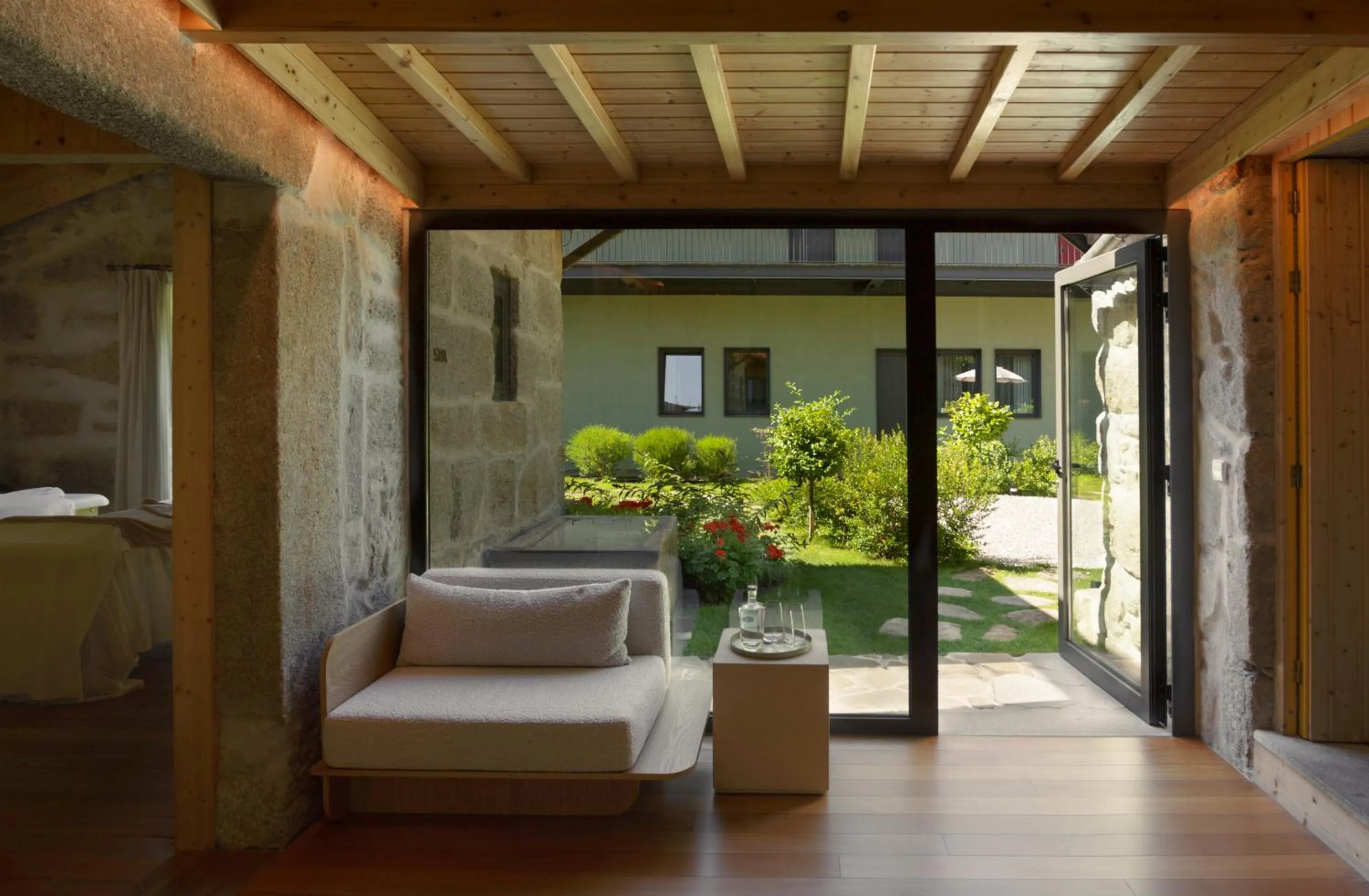 Massage in Torel Saboaria