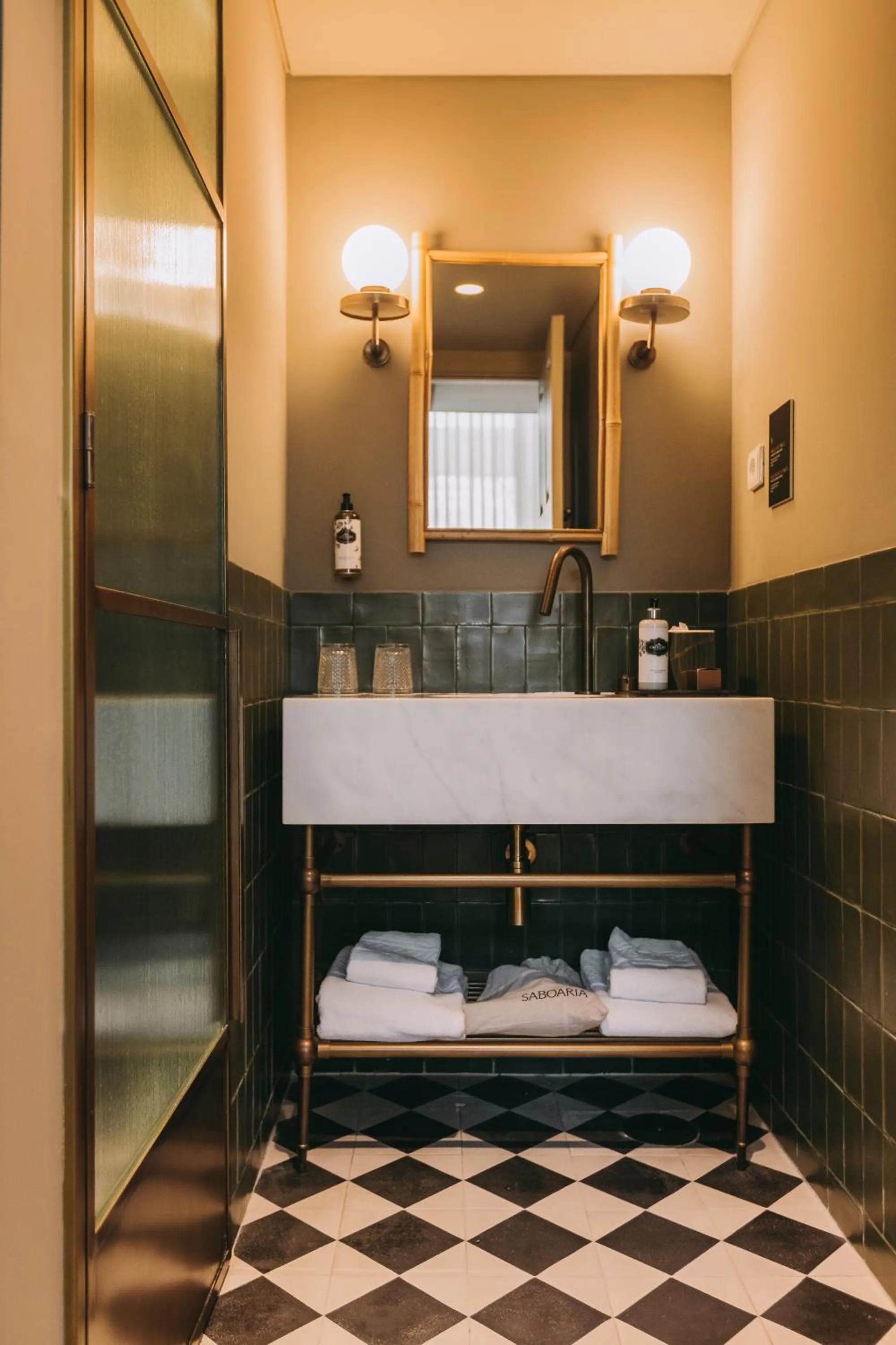 Bathroom, Bed in Torel Saboaria