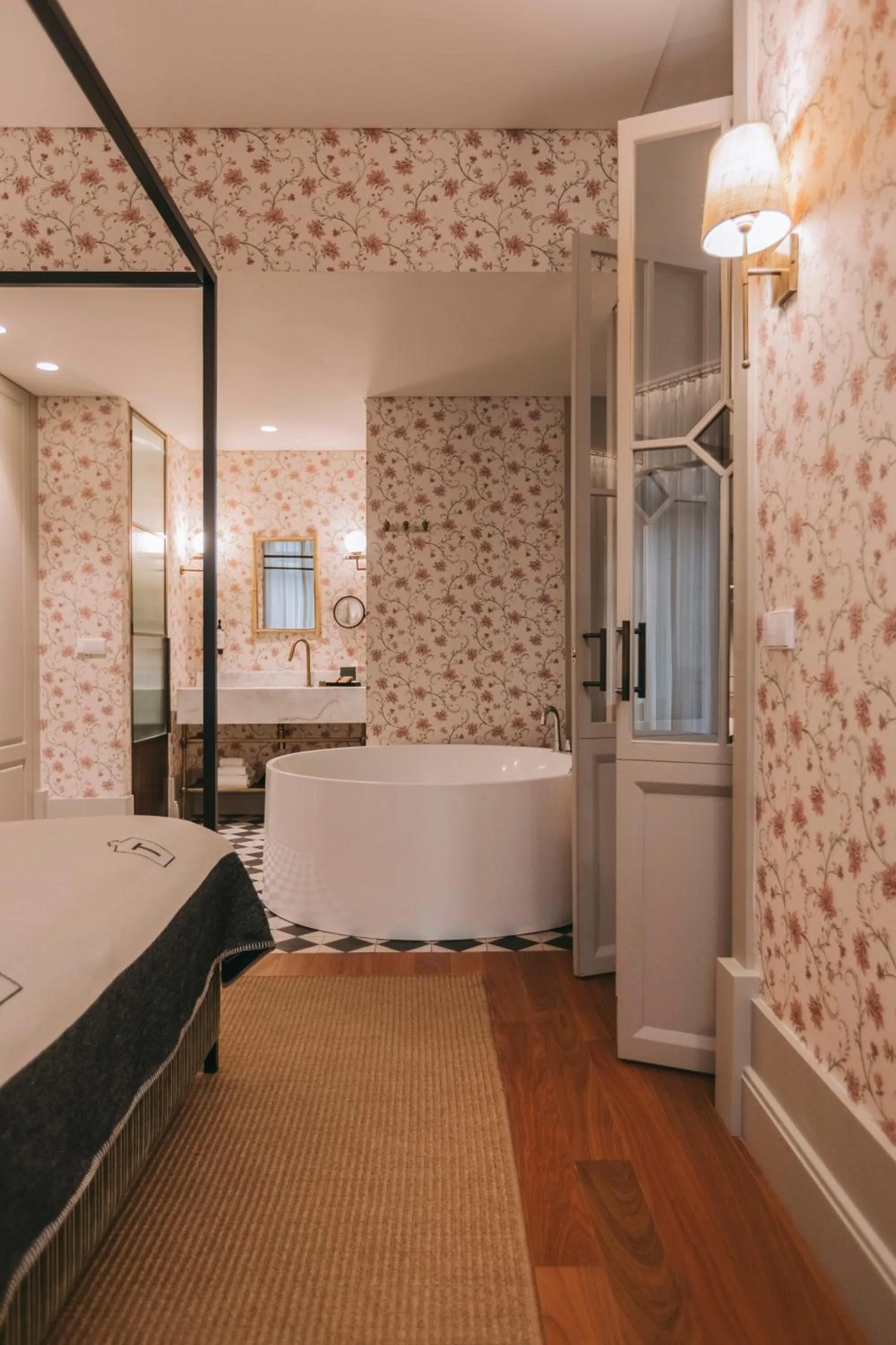 Hot Tub, Bed in Torel Saboaria