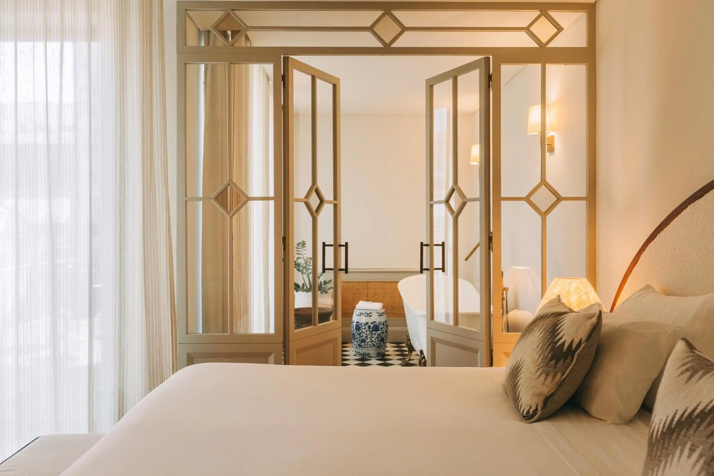 Bath, Bed in Torel Saboaria