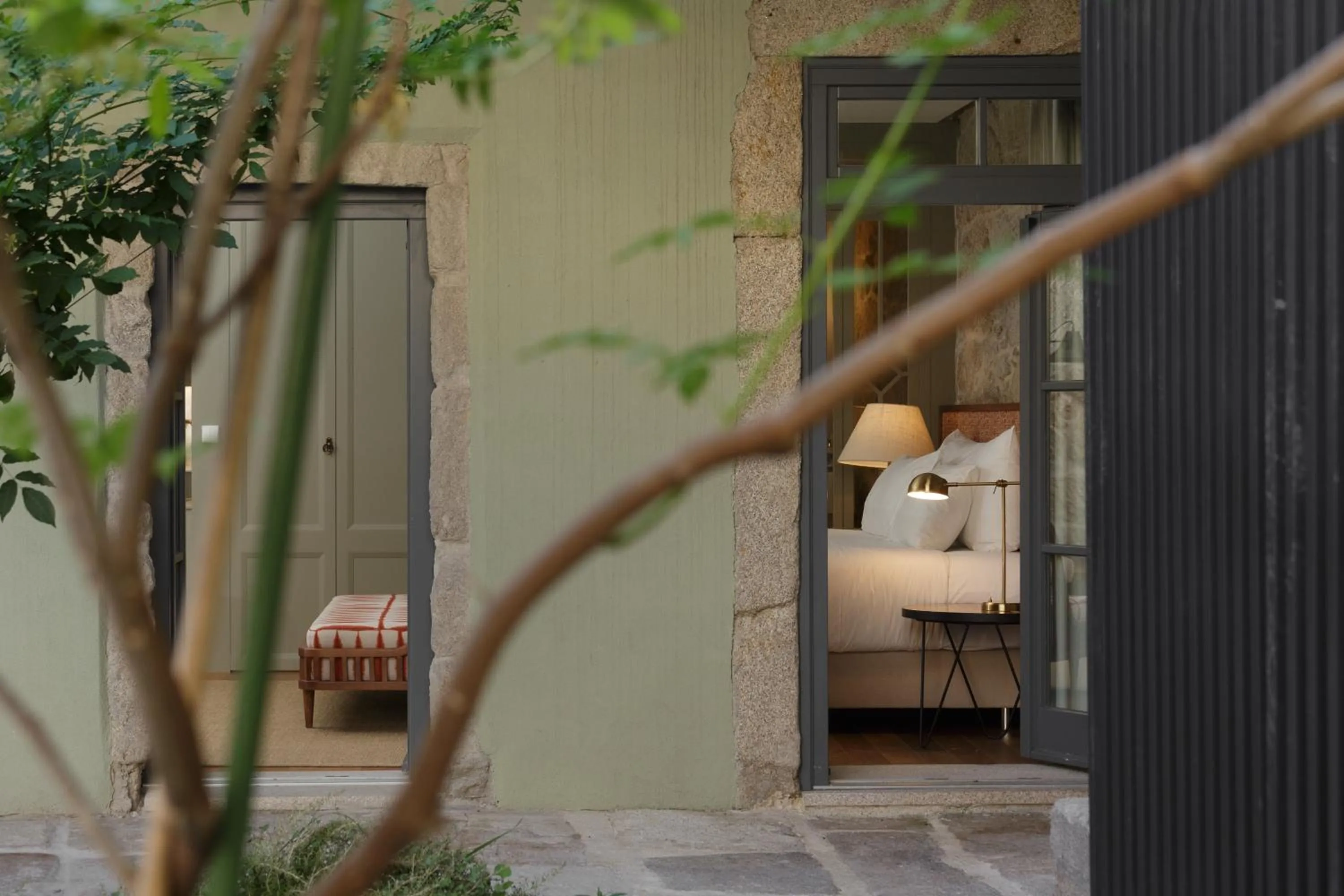 Classic Double Room with Garden Access in Torel Saboaria