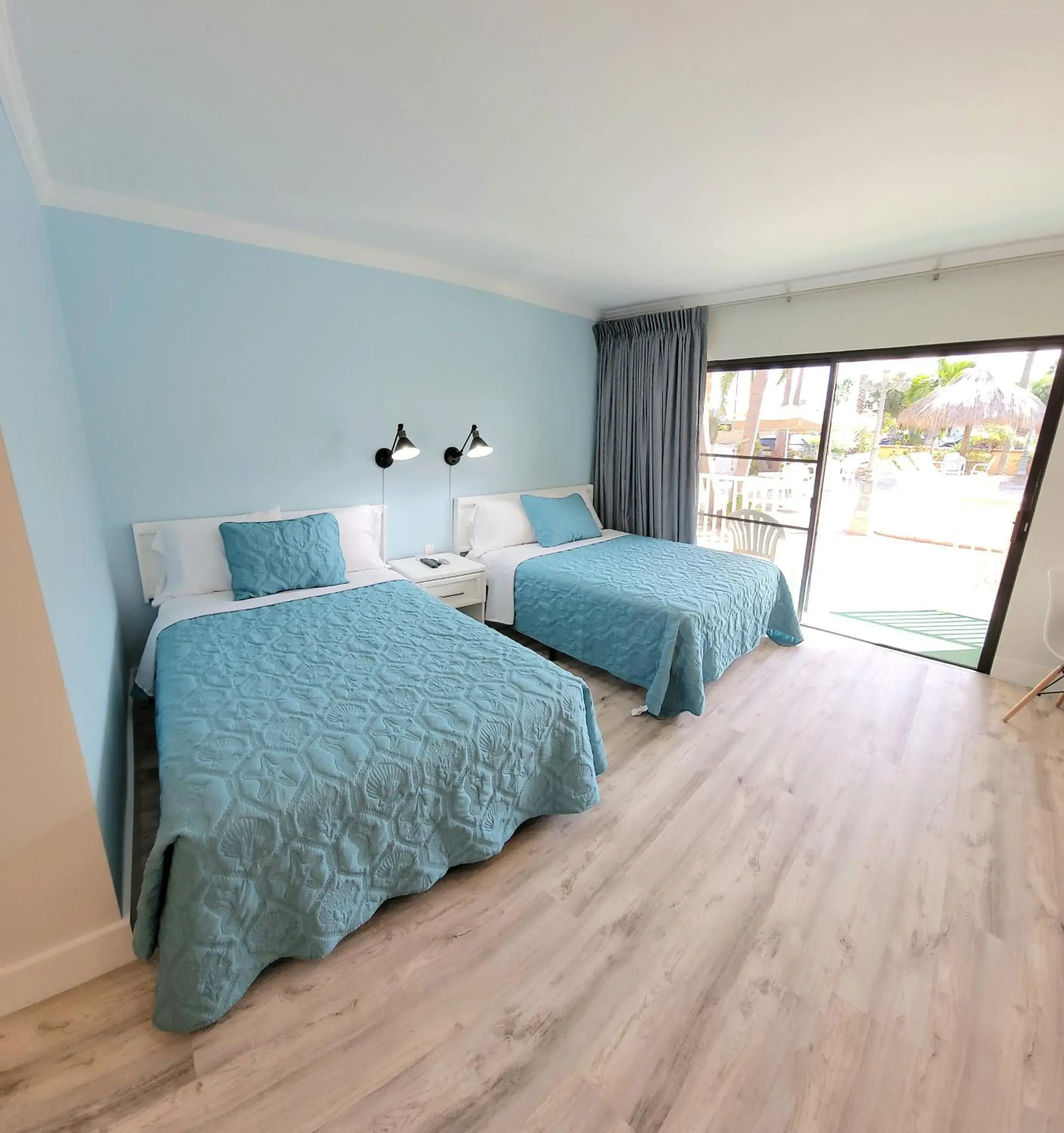 Double Room with Patio in Satellite Motel Double Room with Patio in Satellite Motel