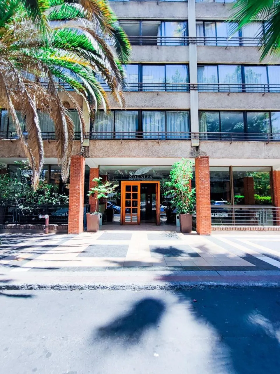 Property building in Hotel Nogales By Tempo Rent