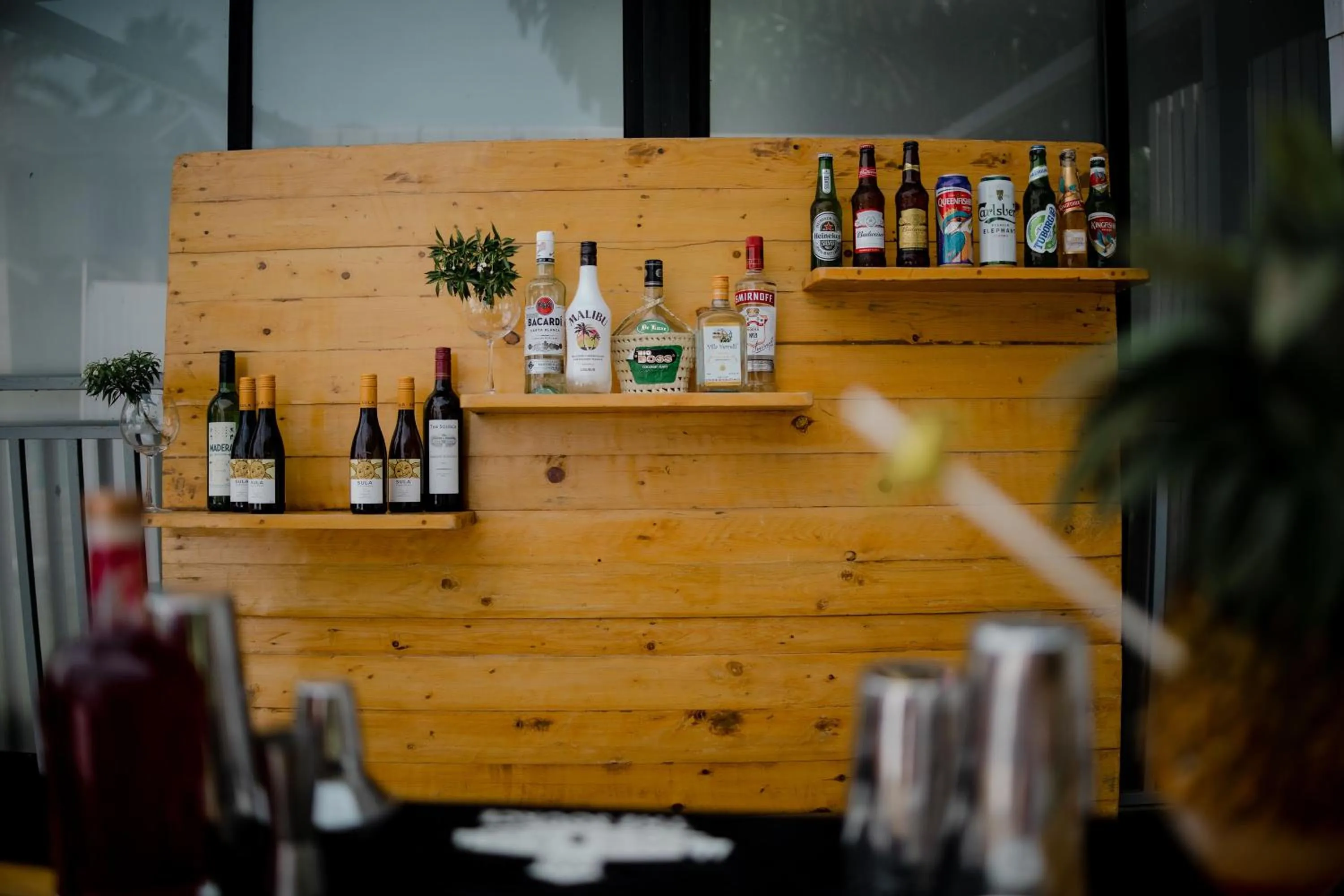 Lounge or bar in Regenta Baywatch Resort, Goa