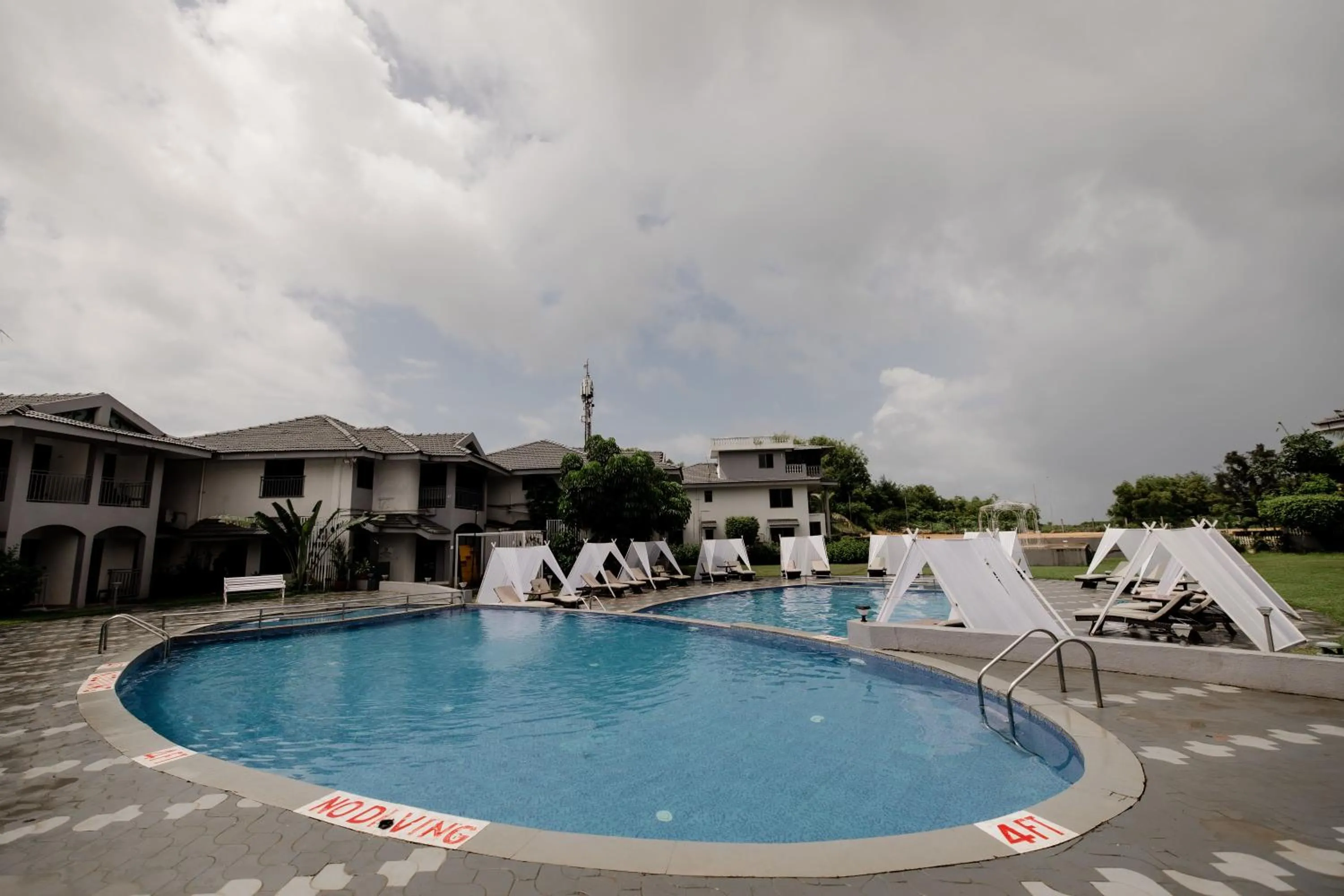 Swimming pool in Regenta Baywatch Resort, Goa
