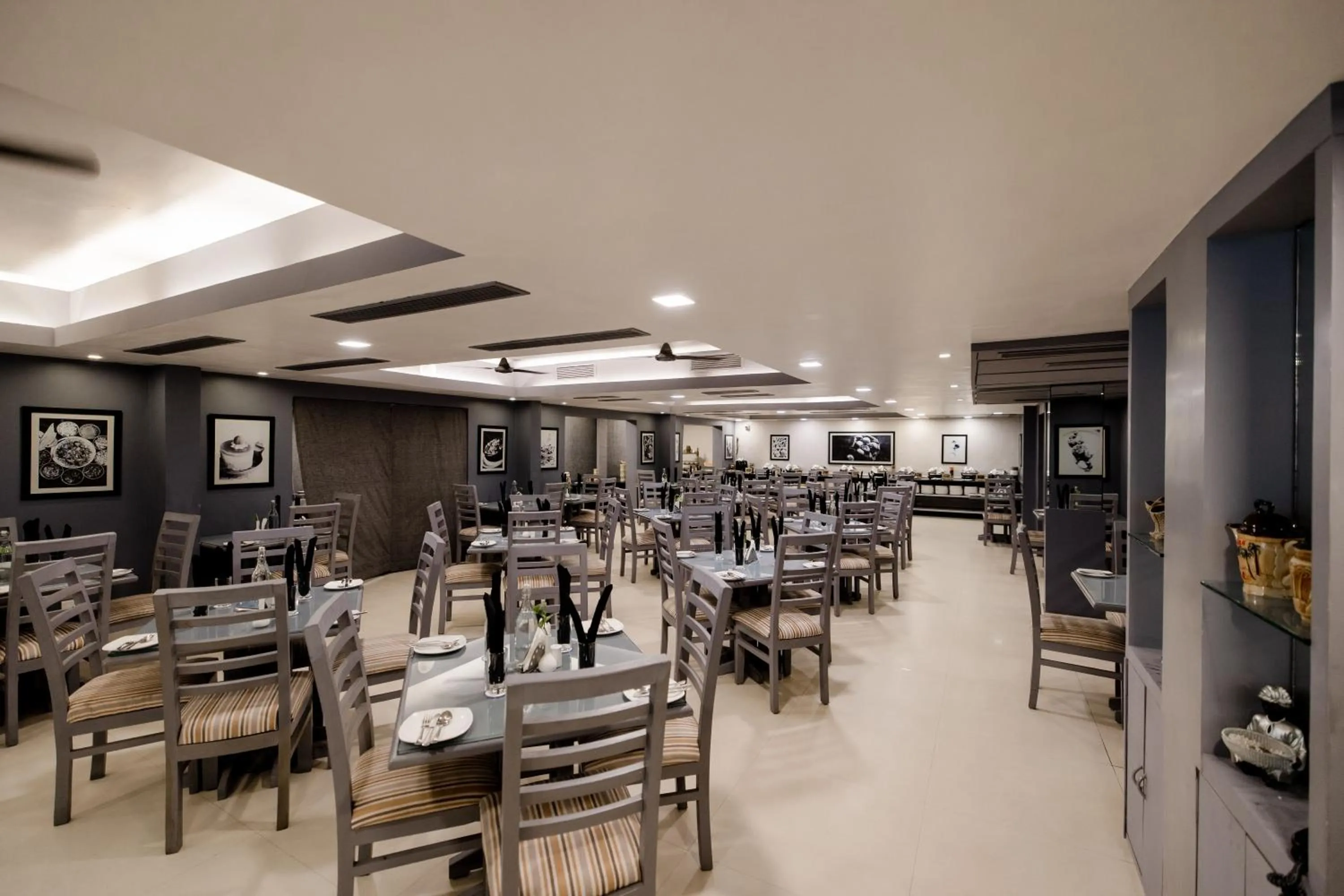 Restaurant/places to eat in Regenta Baywatch Resort, Goa