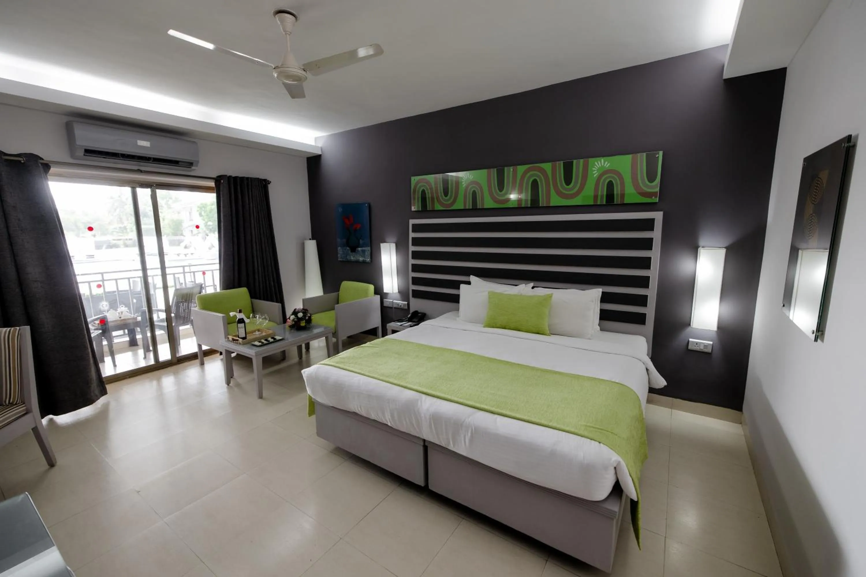 Garden, Bed in Regenta Baywatch Resort, Goa