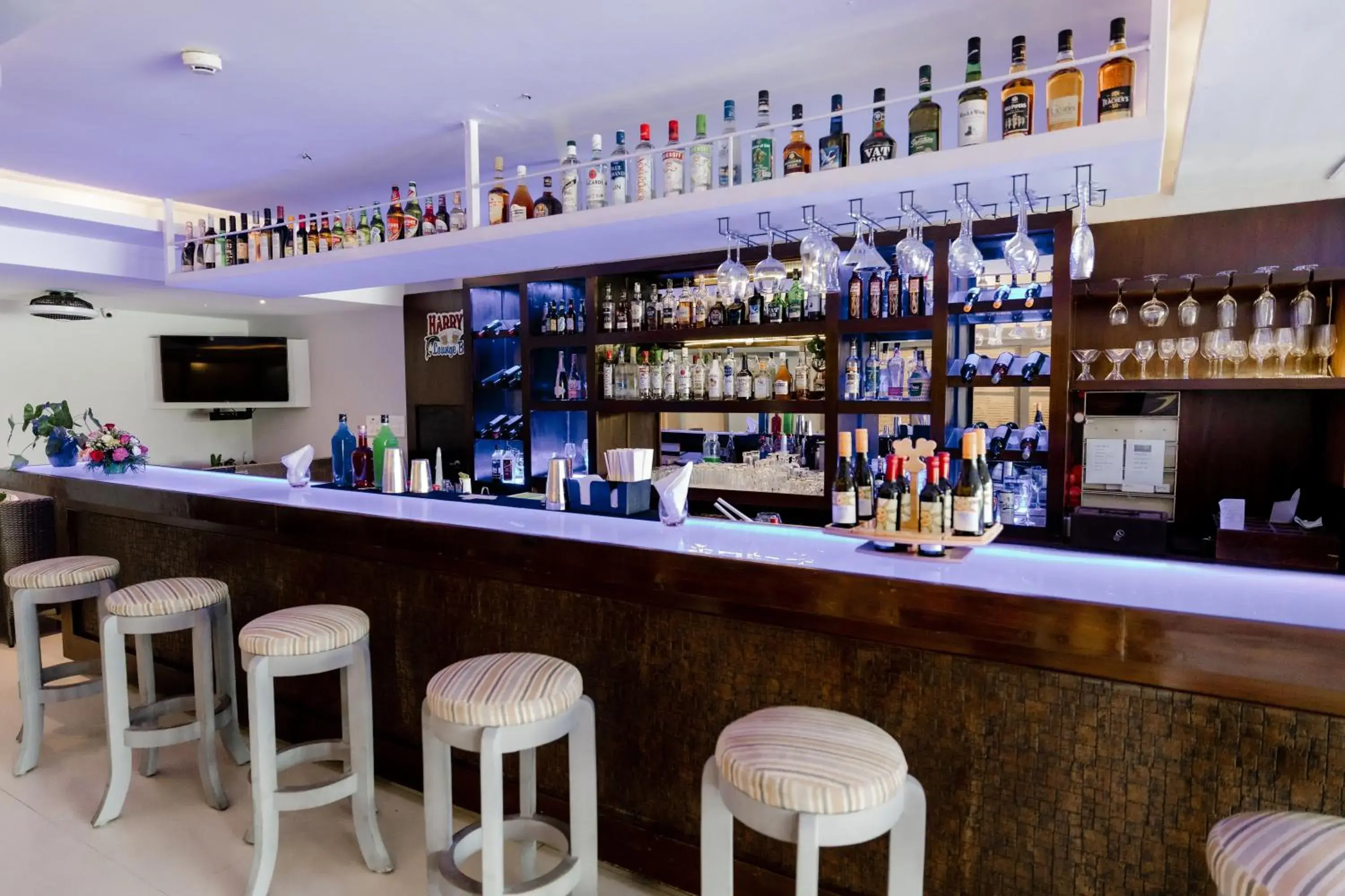 Lounge or bar in Regenta Baywatch Resort, Goa Lounge or bar in Regenta Baywatch Resort, Goa