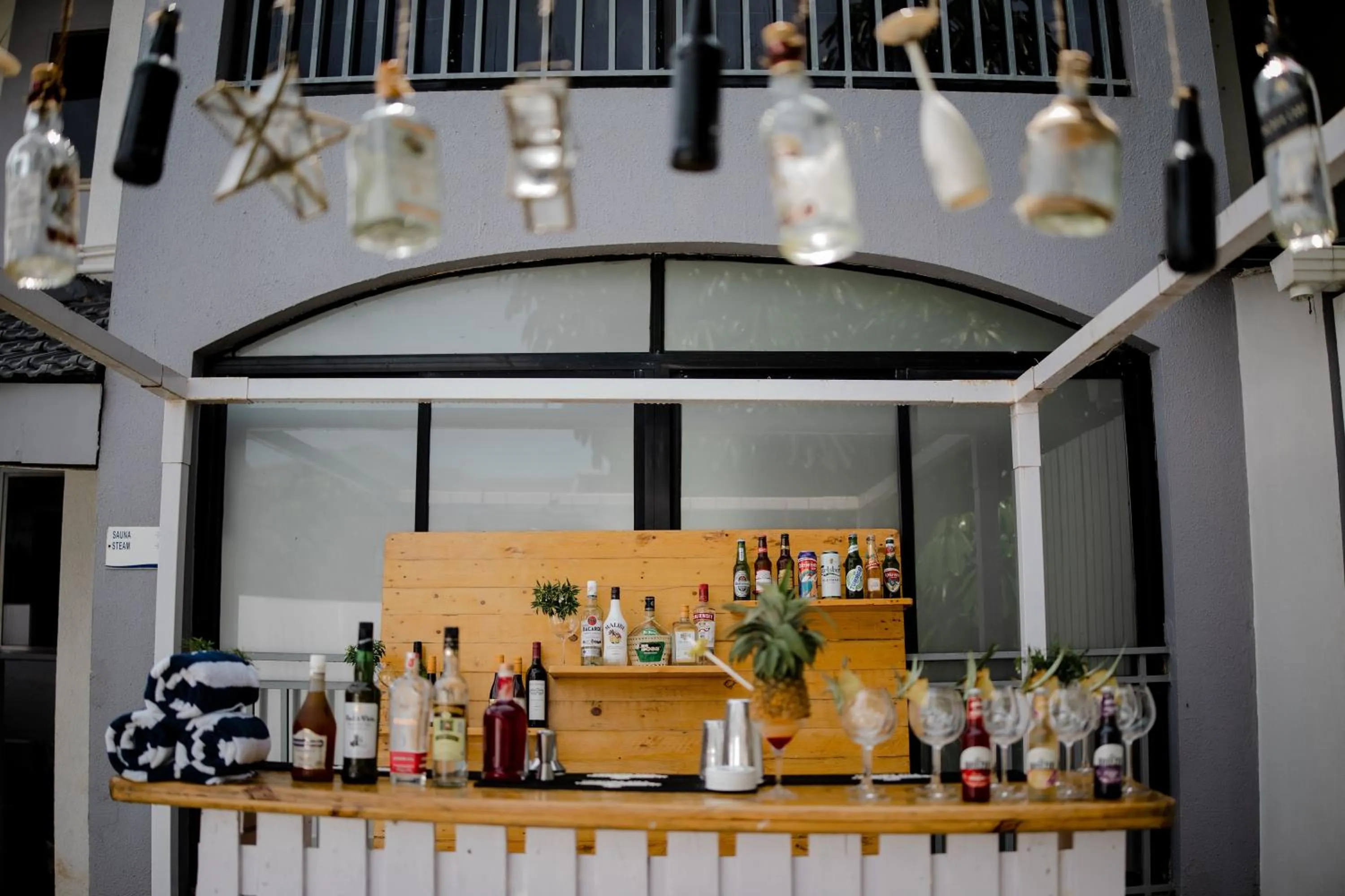 Lounge or bar in Regenta Baywatch Resort, Goa