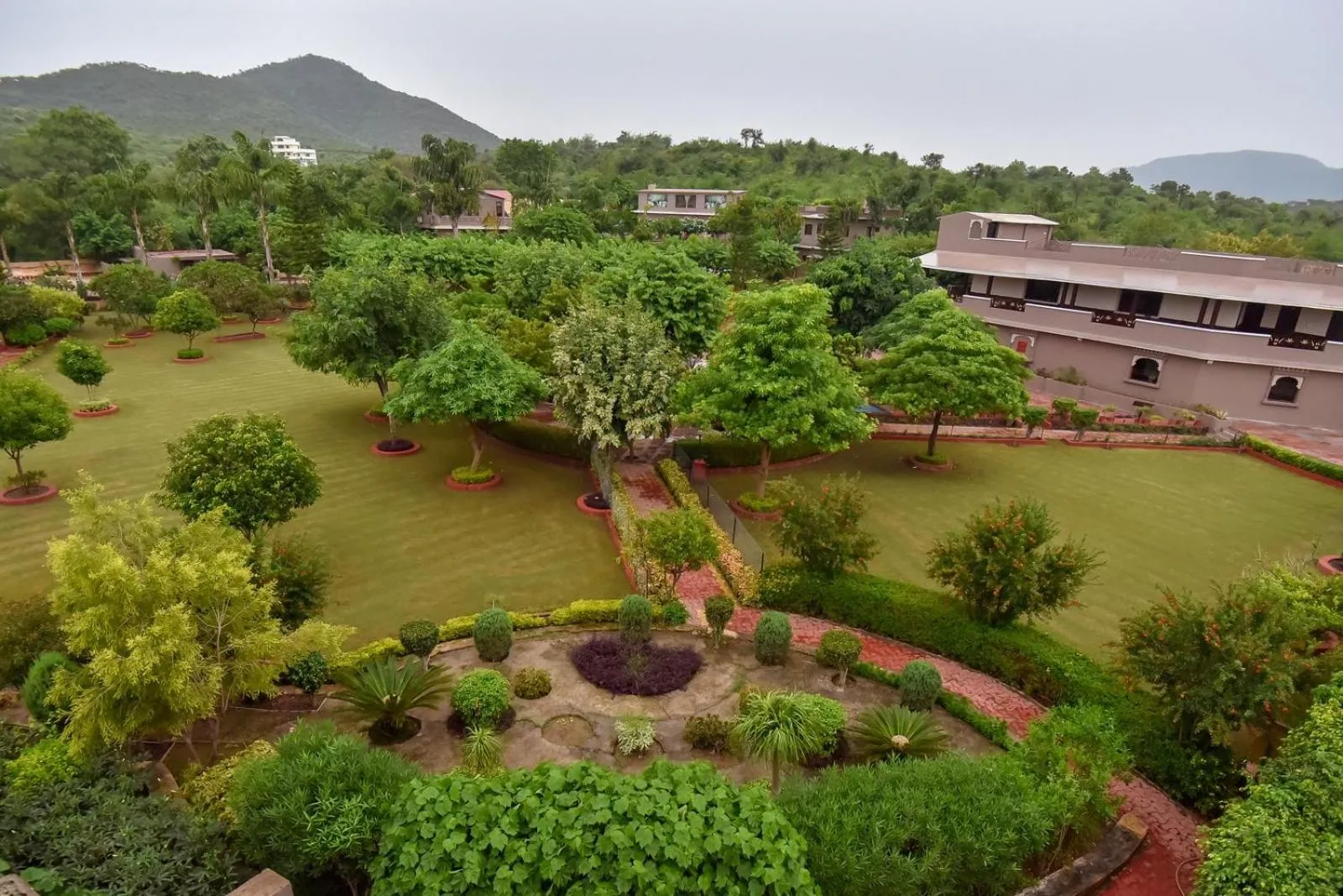Garden in Araliayas Resort & Spa