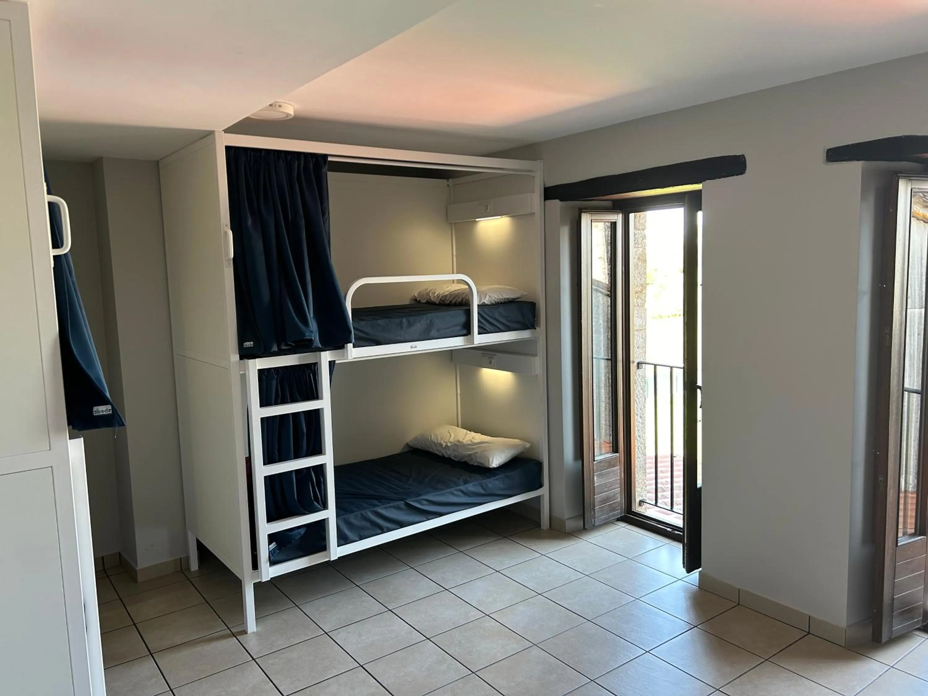 bunk bed, Bed in Albergue San Anton