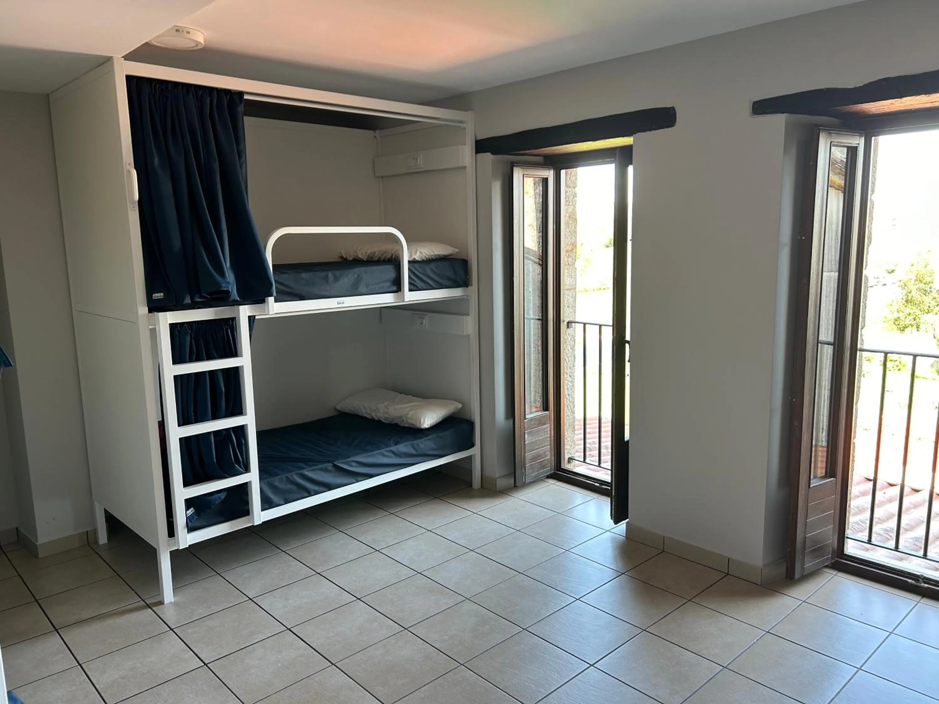 Photo of the whole room, Bed in Albergue San Anton