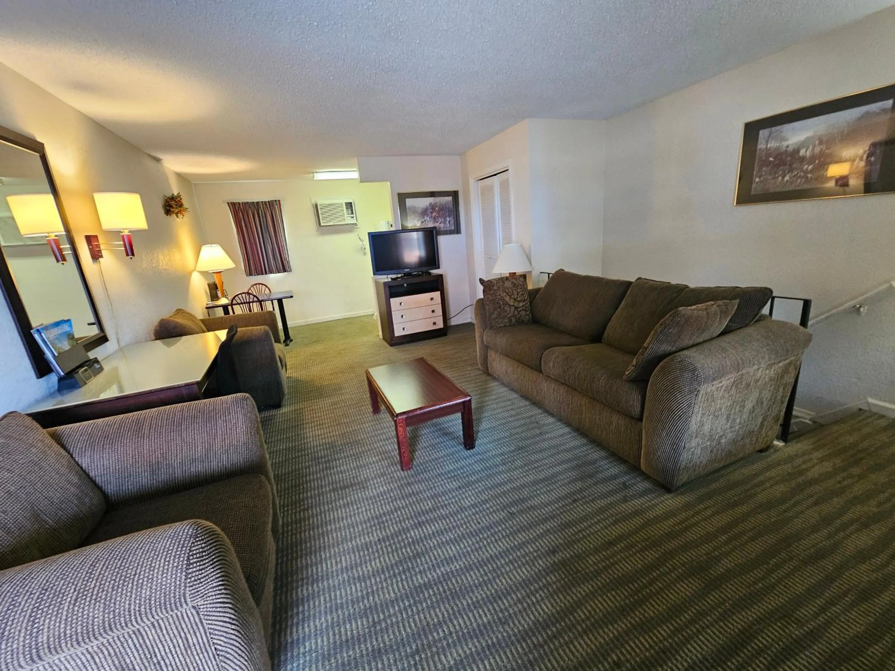 MERRIMAC INN & SUITES