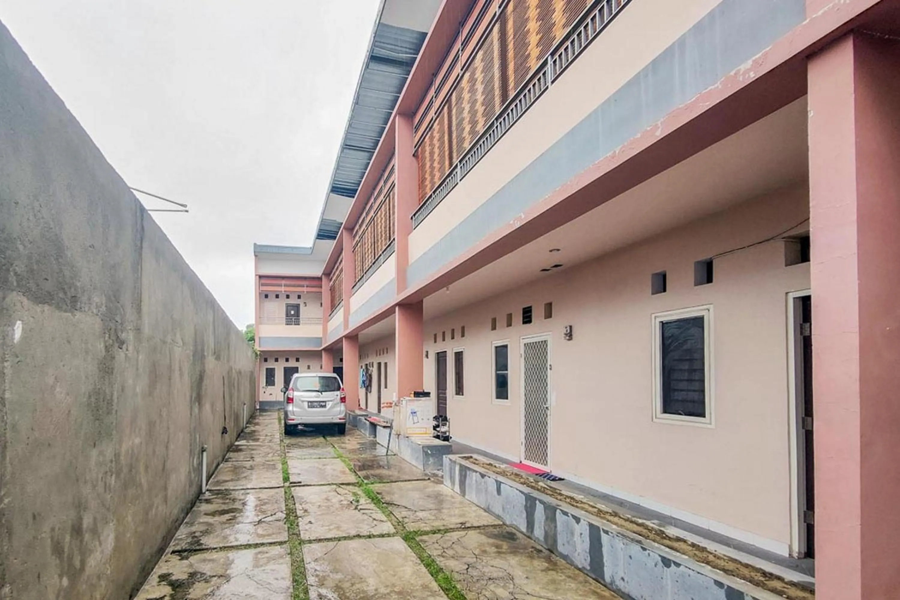 Facade/entrance in Chandra Graha Guesthouse Palu