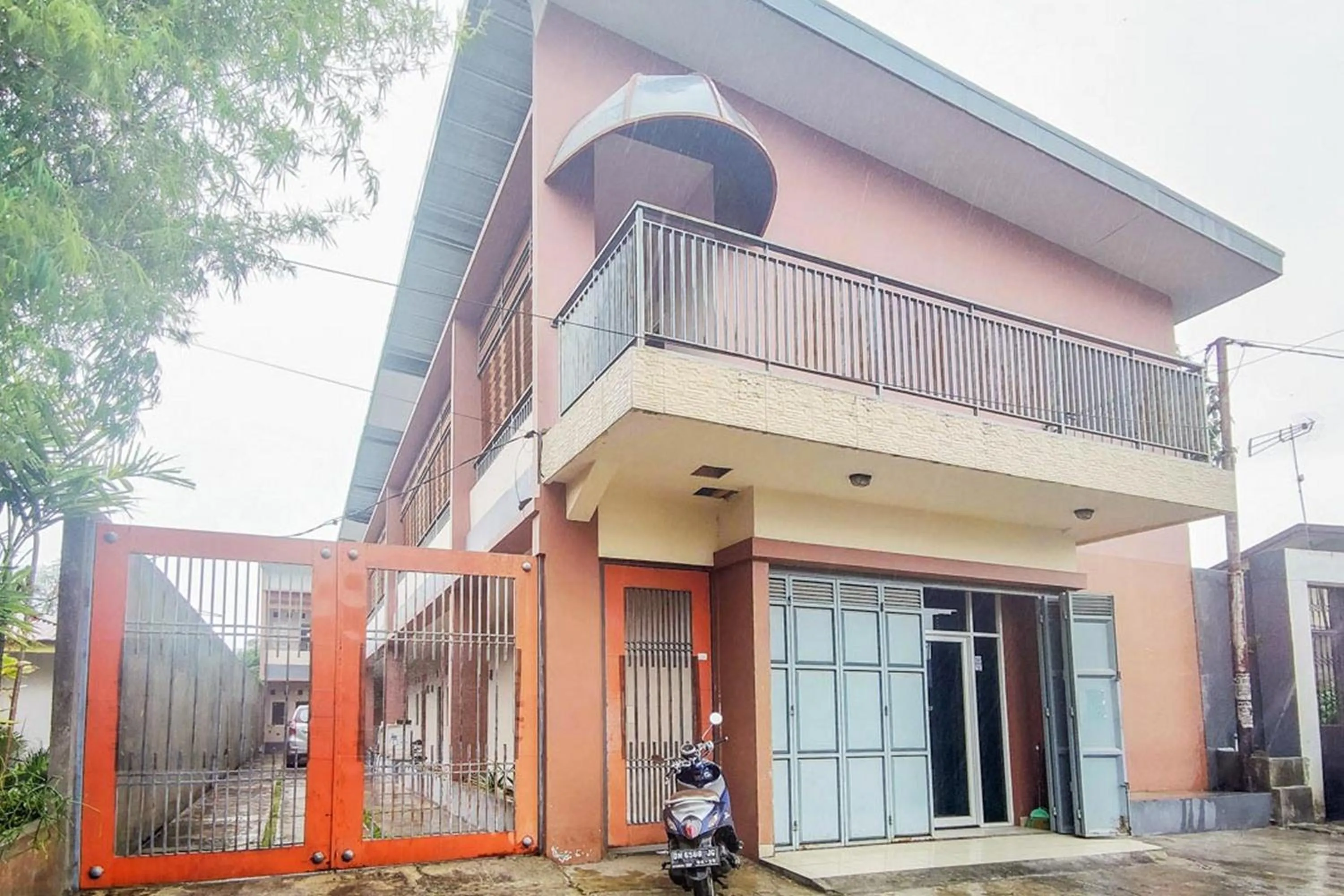 Property building in Chandra Graha Guesthouse Palu