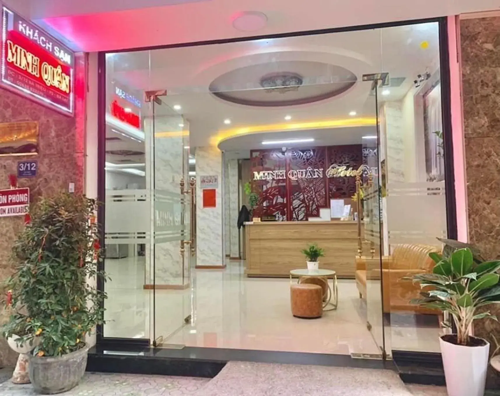 Facade/entrance in Minh Quan Hotel Facade/entrance in Minh Quan Hotel