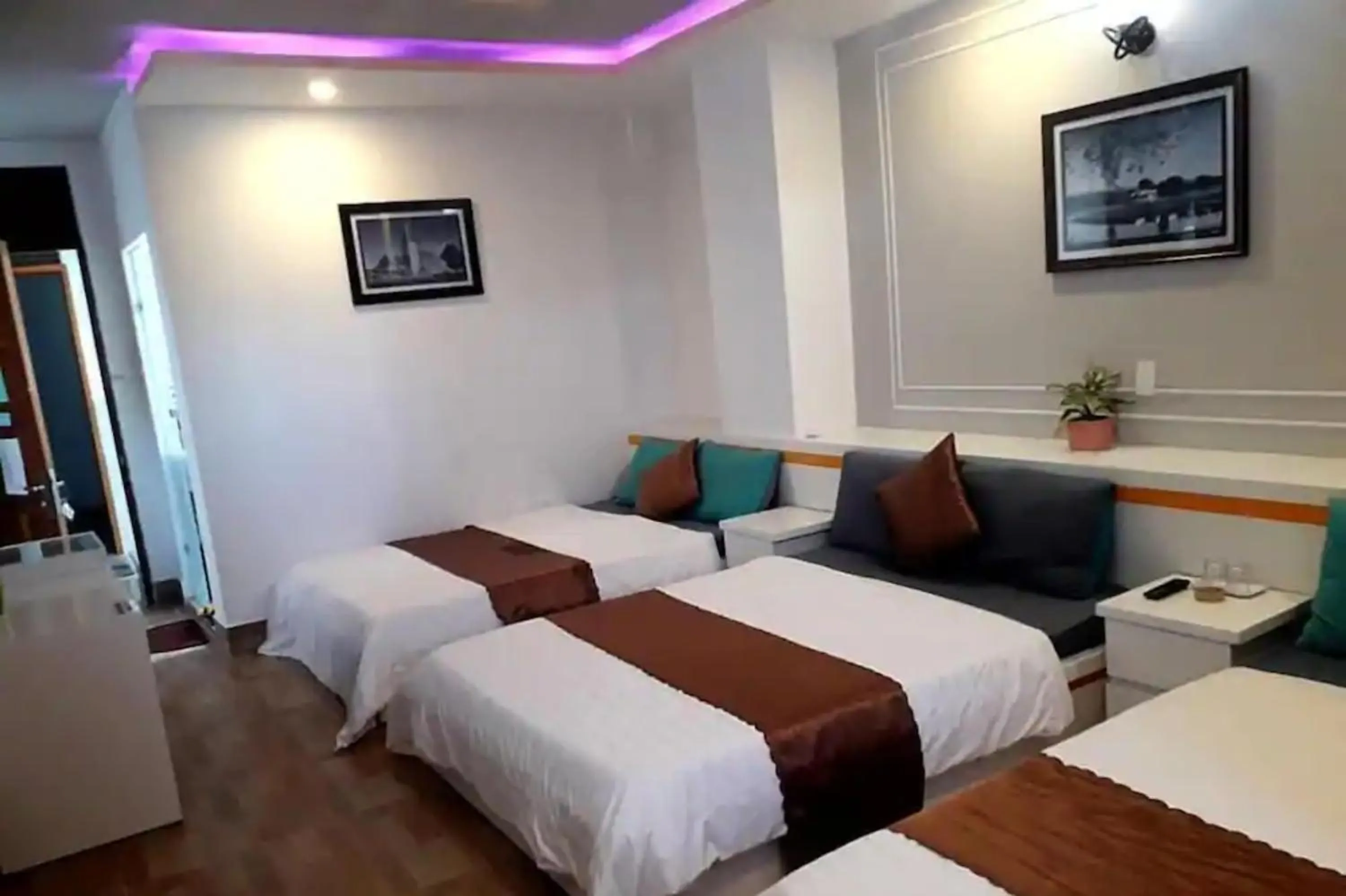 Bedroom, Bed in Minh Quan Hotel