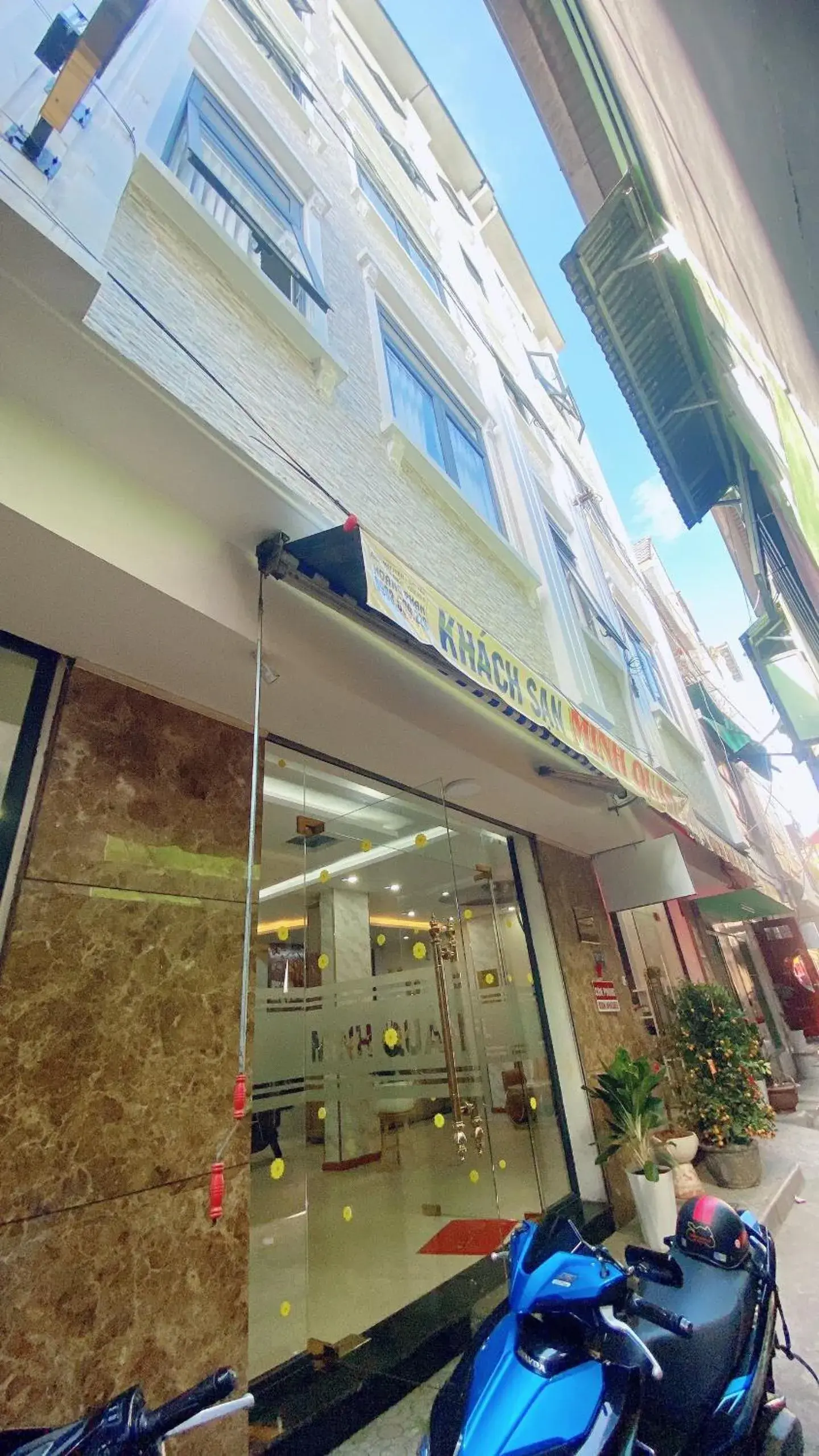 Facade/entrance in Minh Quan Hotel Facade/entrance in Minh Quan Hotel