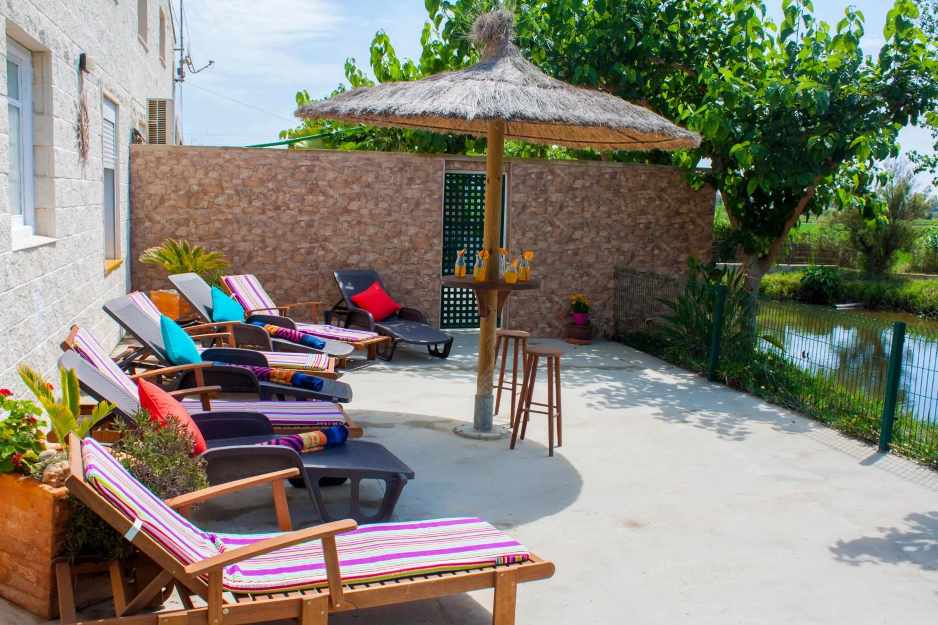 Patio in Paradise Ebro 2