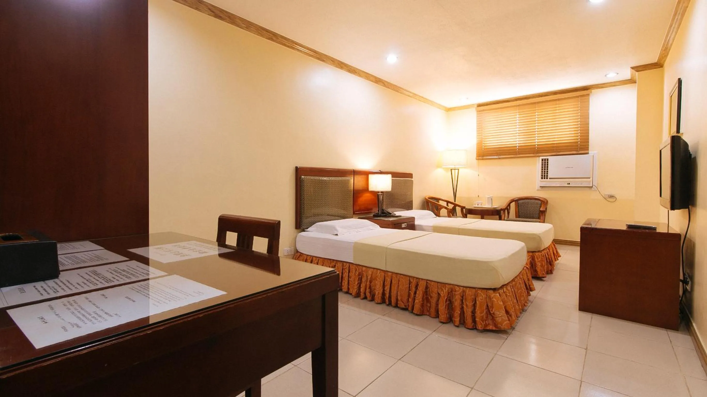 Photo of the whole room, Bed in Peace Hotel by RedDoorz