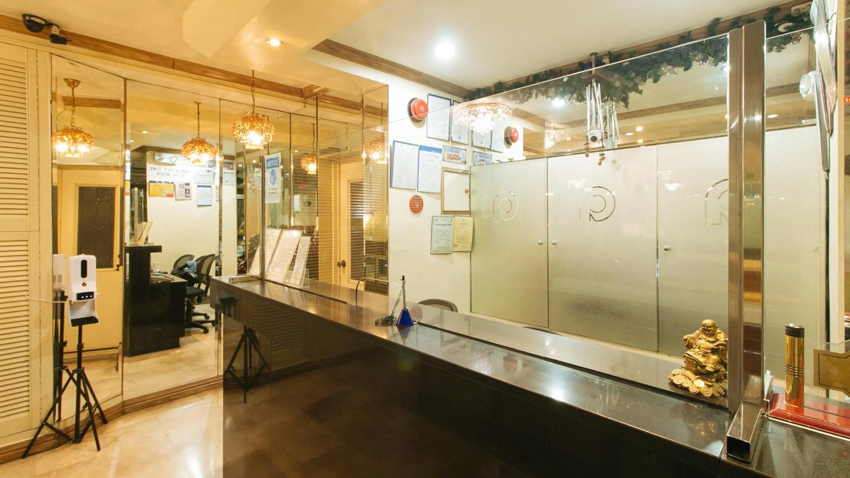 Lobby or reception in Peace Hotel by RedDoorz