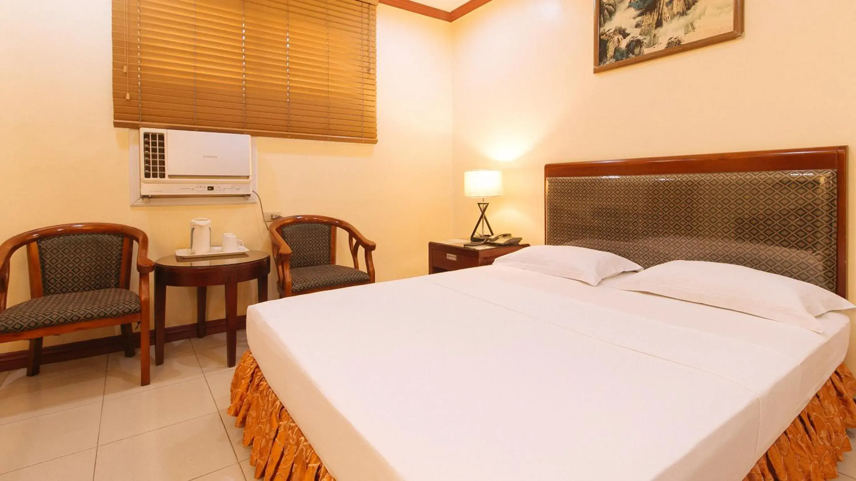 Photo of the whole room, Bed in Peace Hotel by RedDoorz Photo of the whole room, Bed in Peace Hotel by RedDoorz