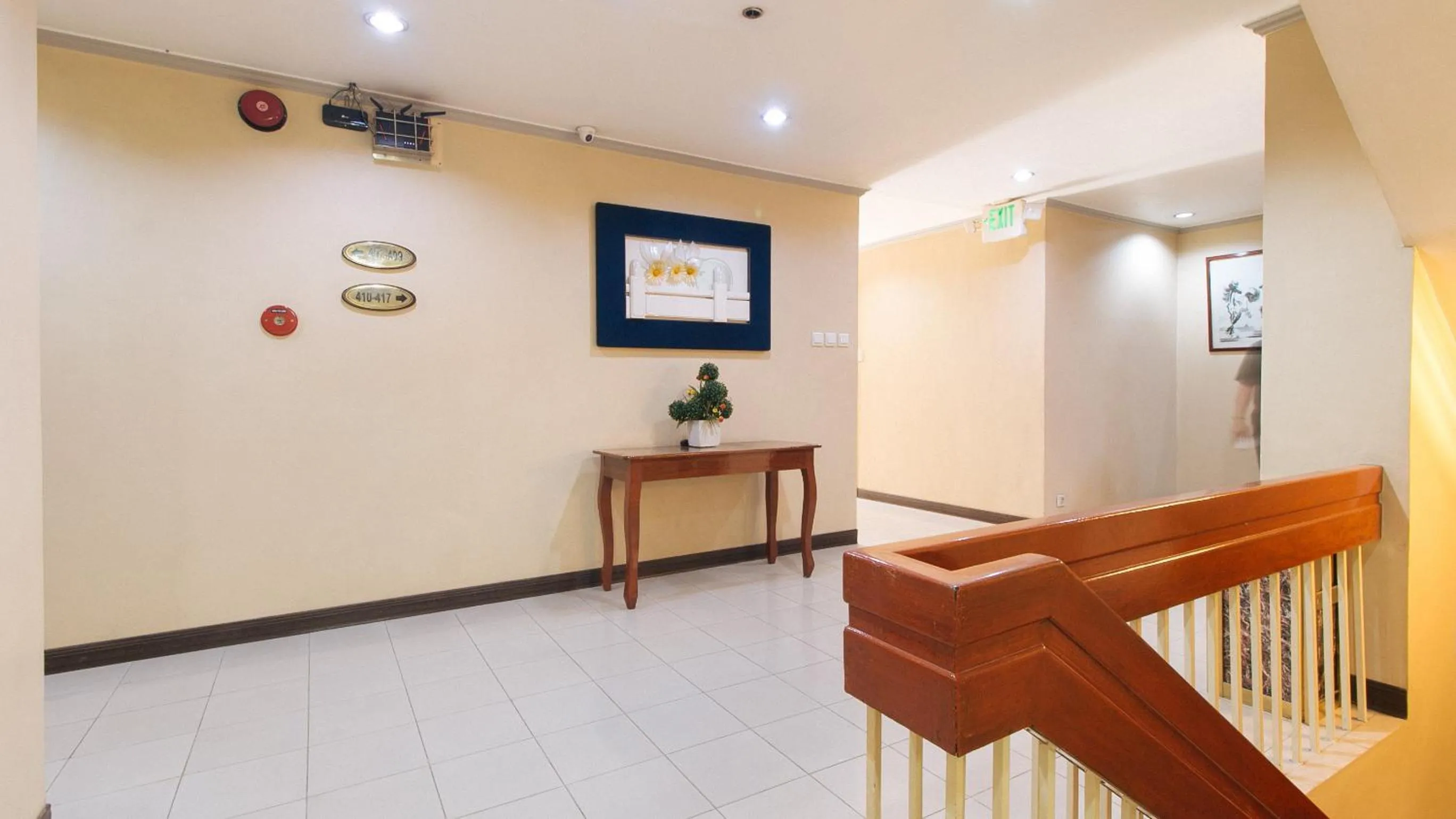 TV and multimedia in Peace Hotel by RedDoorz