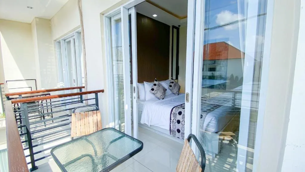 Balcony/Terrace, Bed in Ultimate Residence Bali